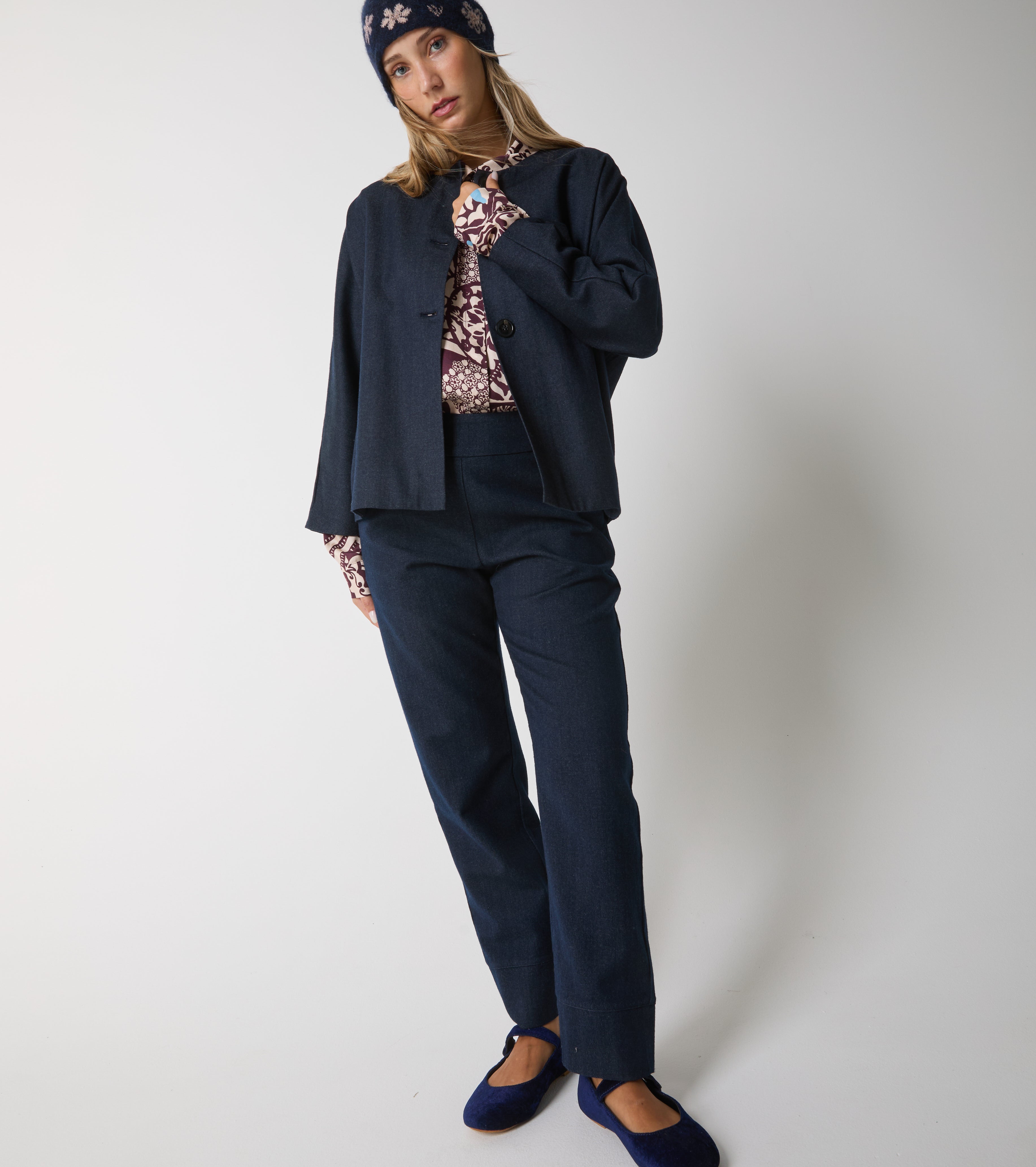 Cropped trousers in cotton and wool