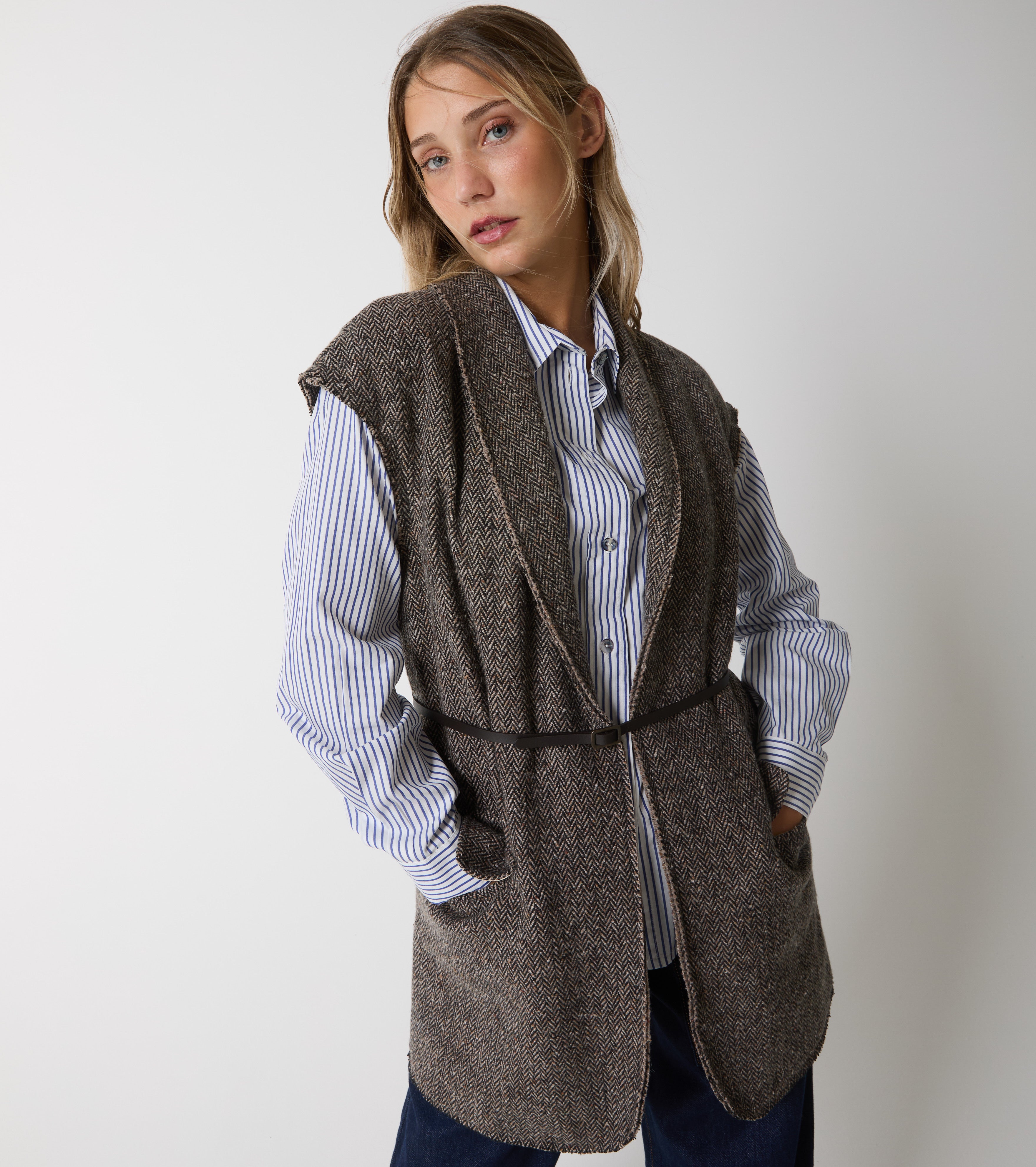 Gilet lungo in lana e seta con cintura