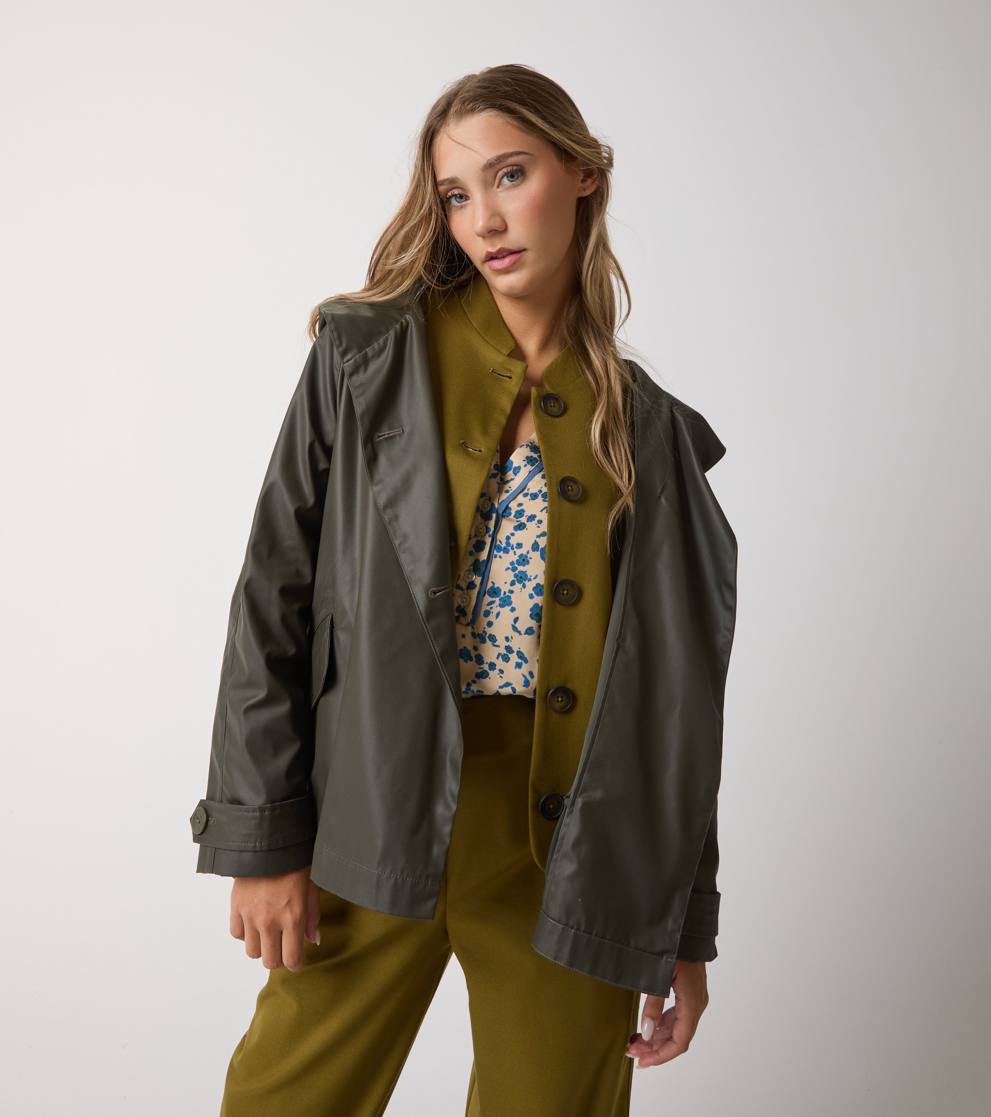 Parka corto con cappuccio