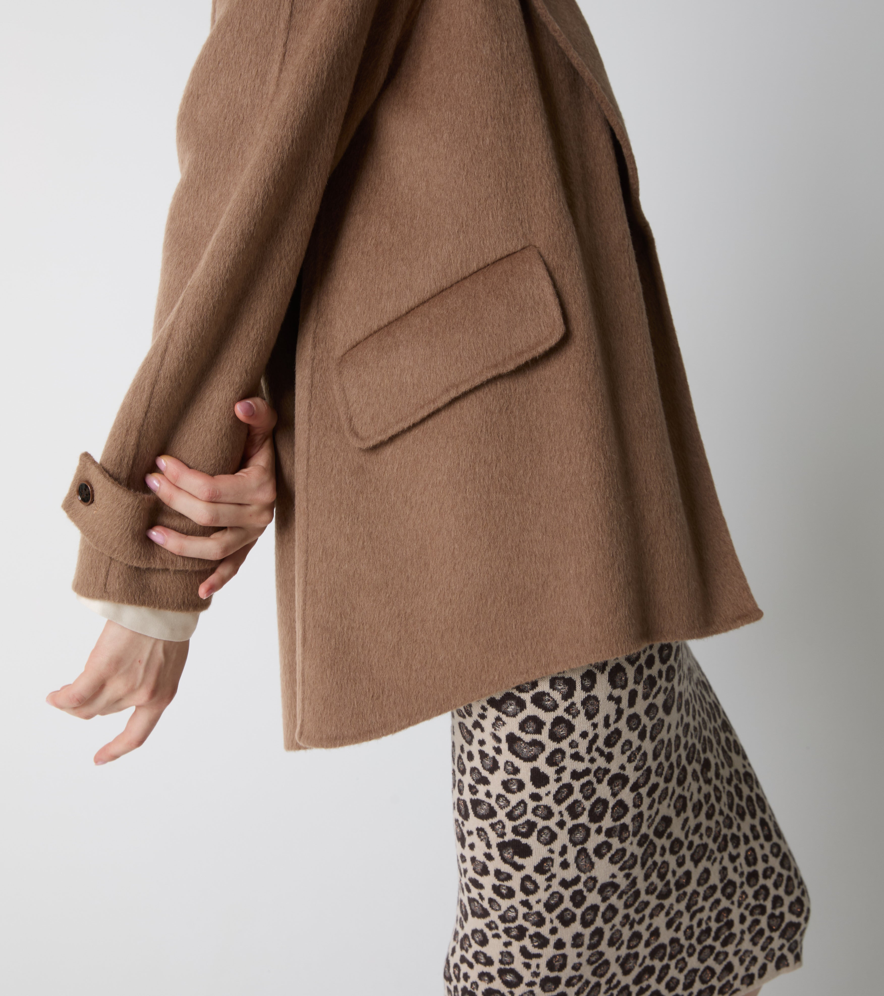 Двуредно палто от вълнен и копринен плат