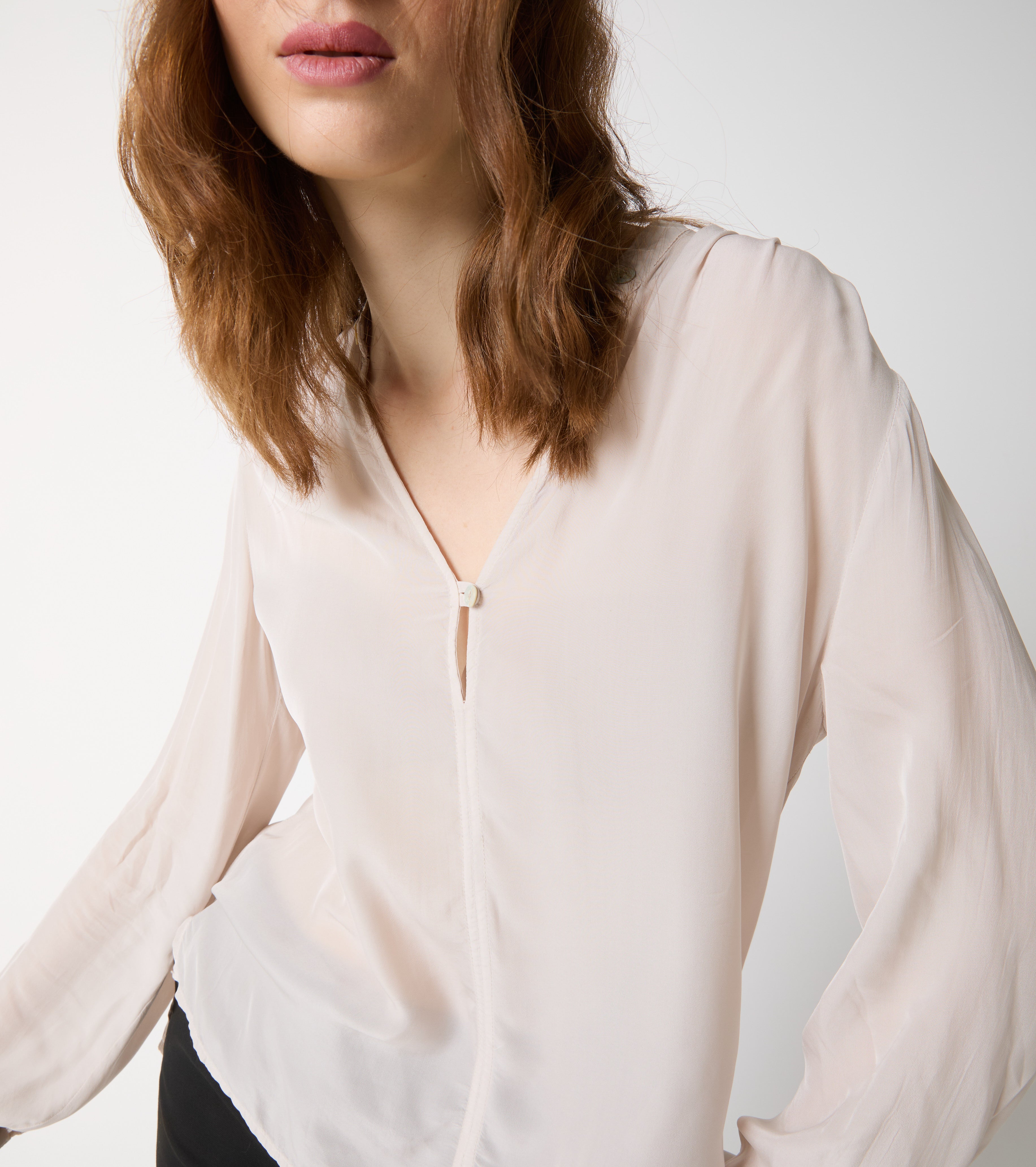 Bluse med V-hals