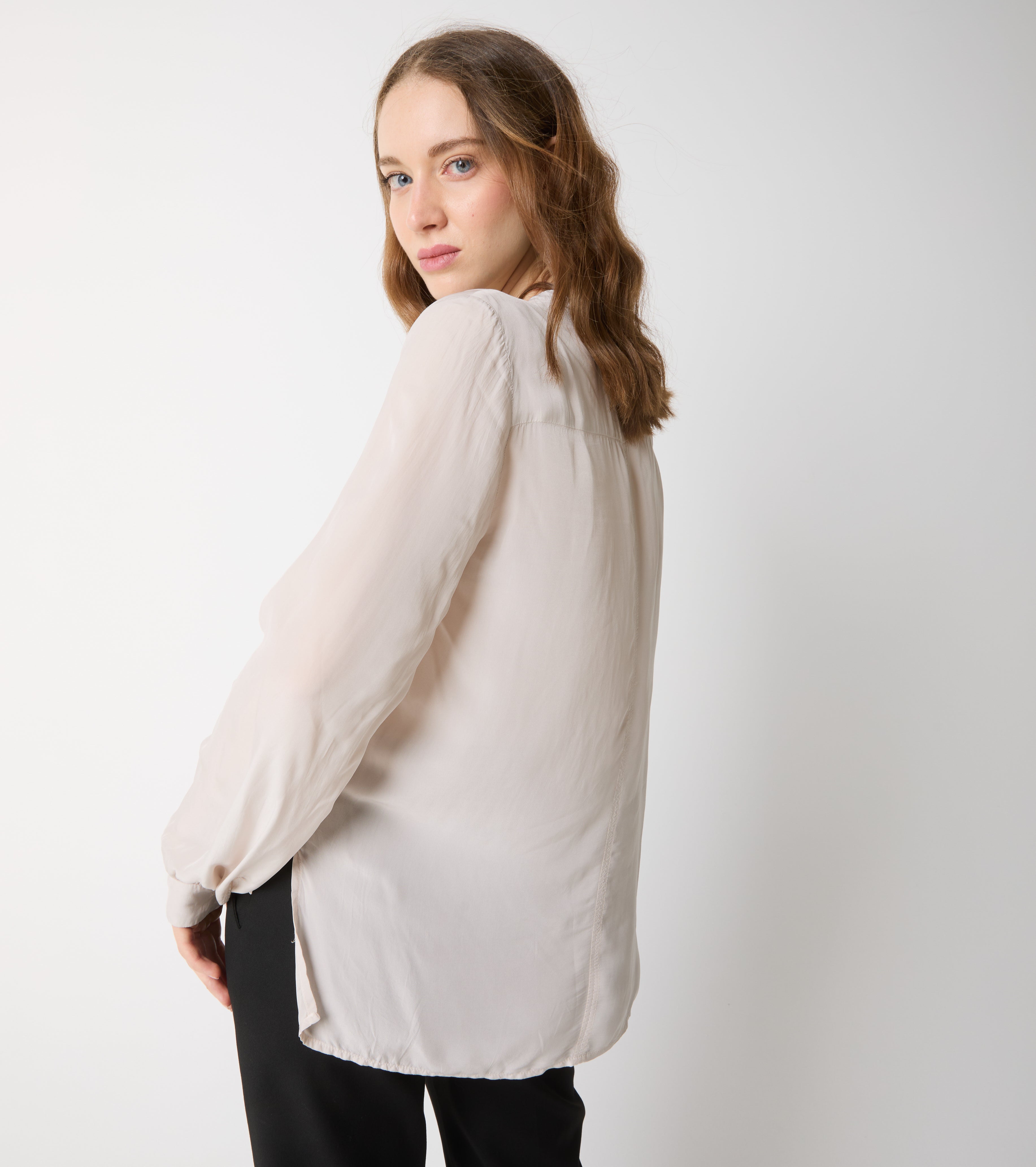 Bluse med V-hals