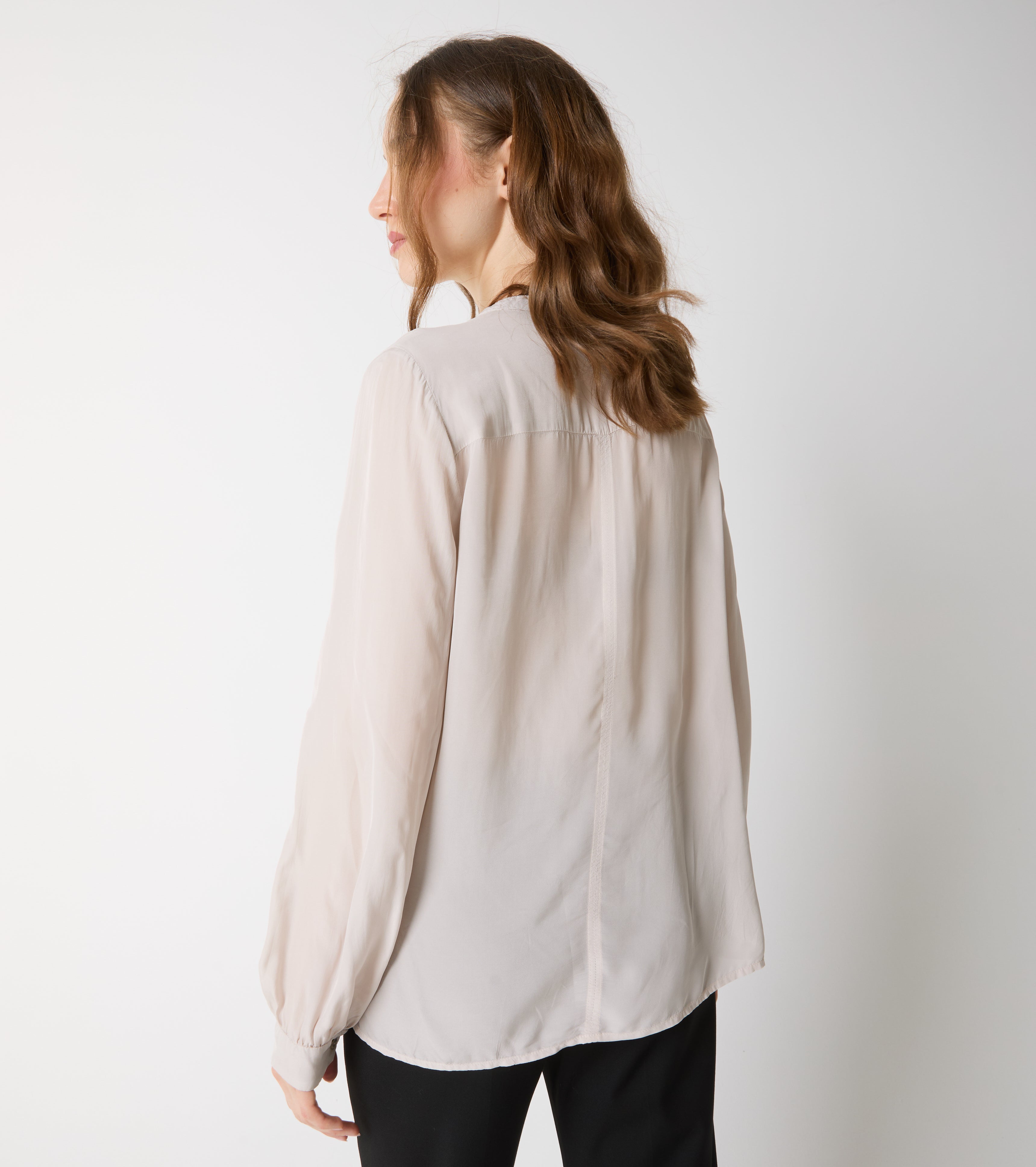 Bluse med V-hals