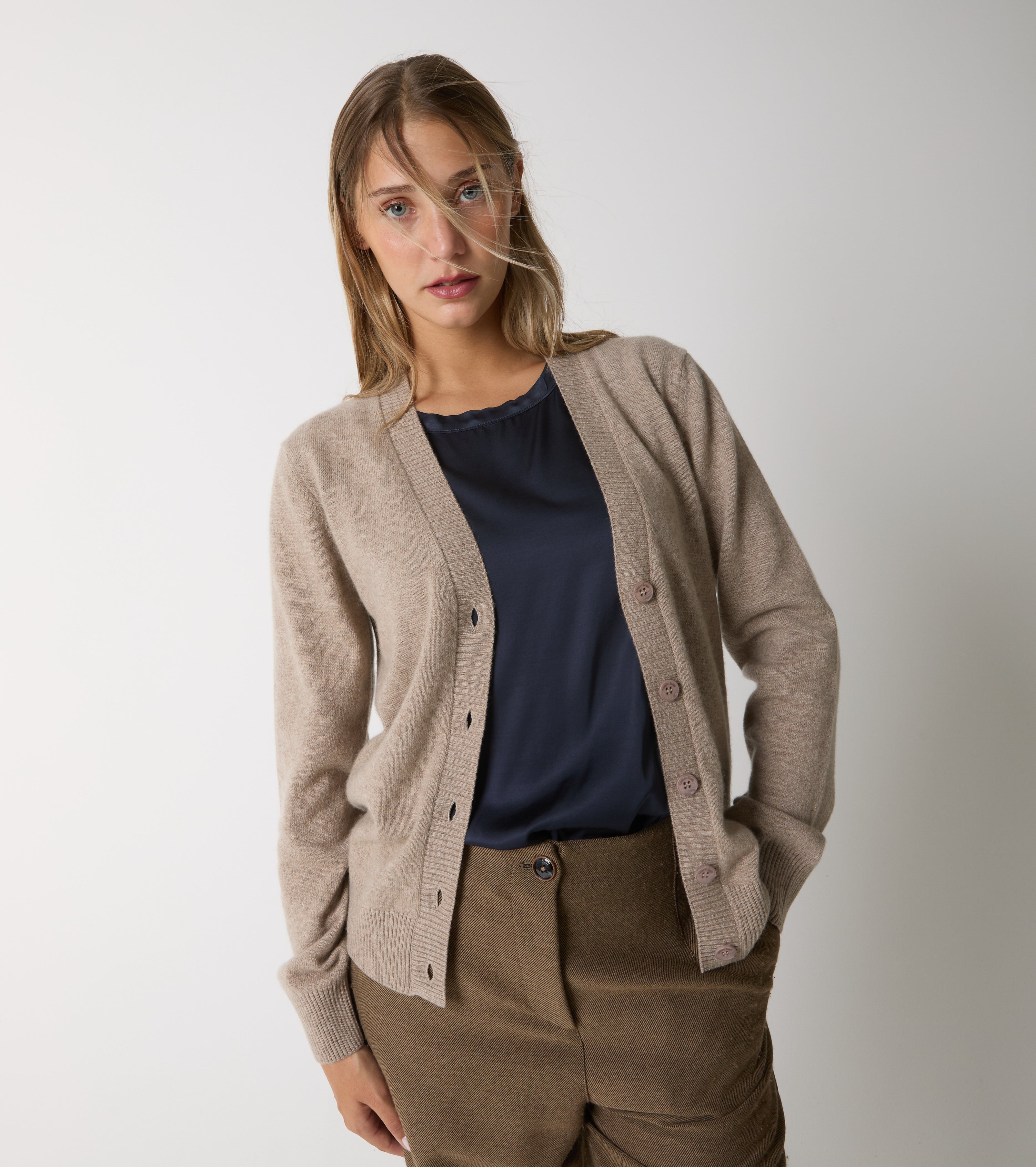 Cardigan i kashmir med knapper