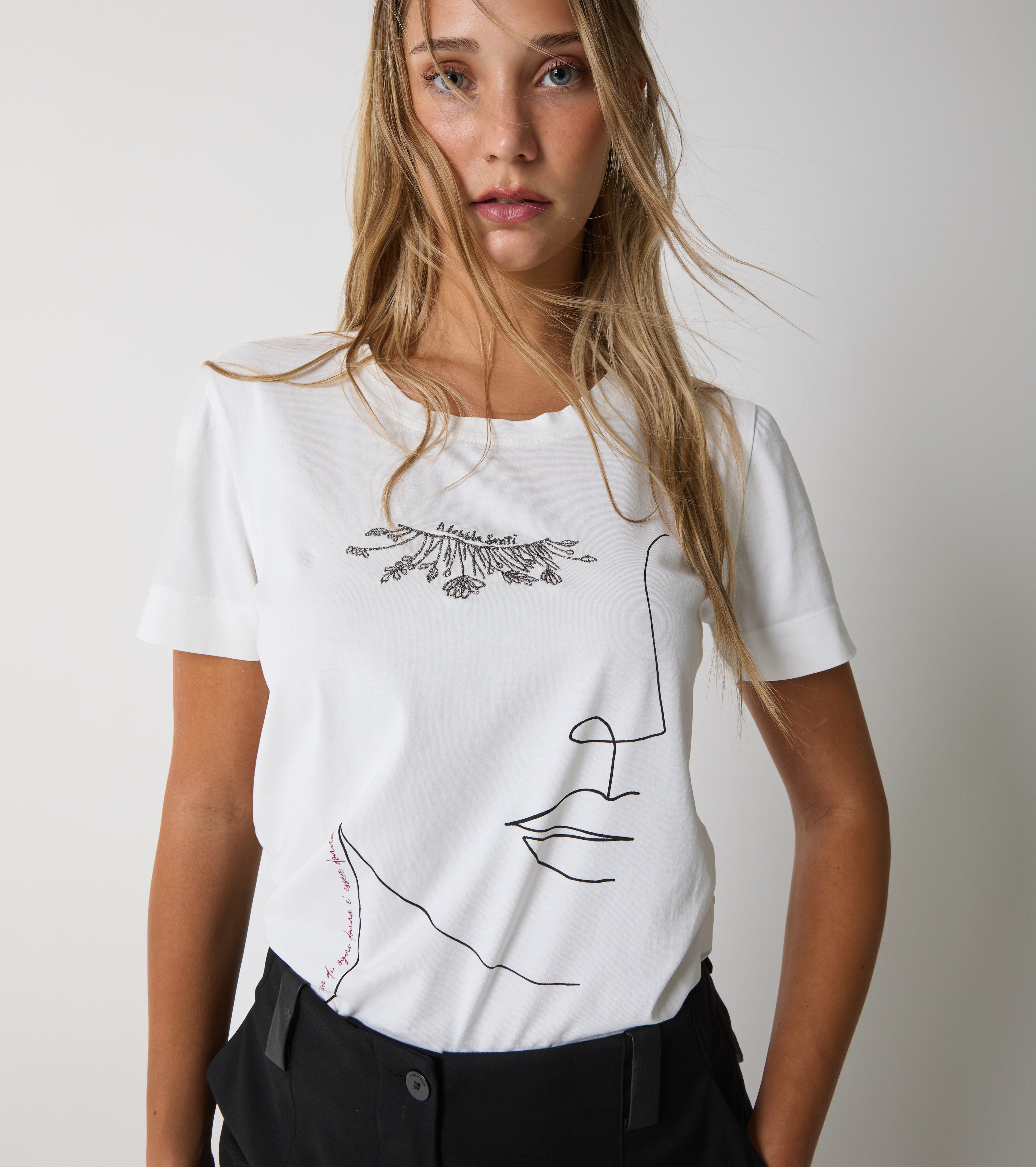 Cotton T-shirt with round neck