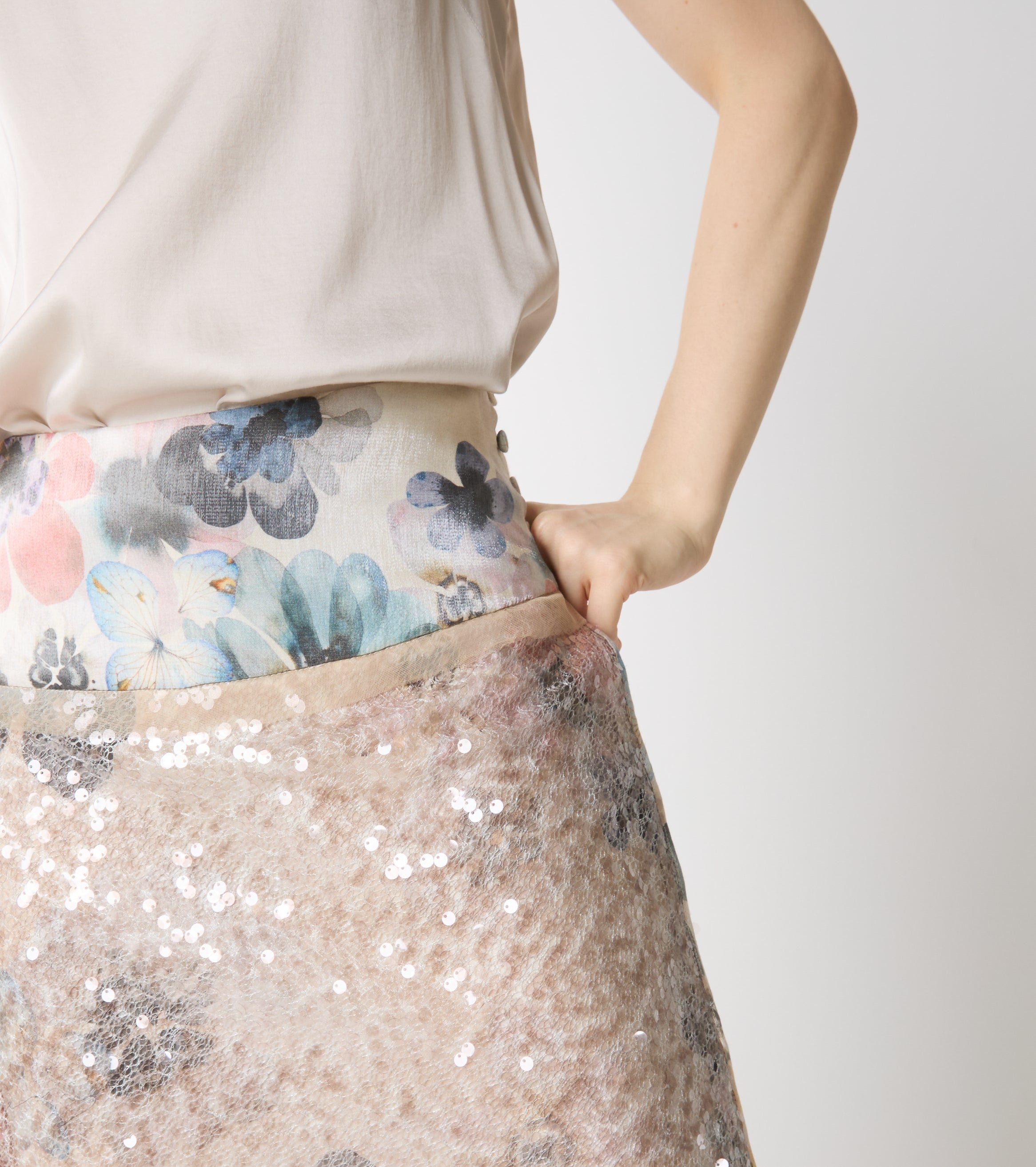 Gonna con stampa floreale e paillettes