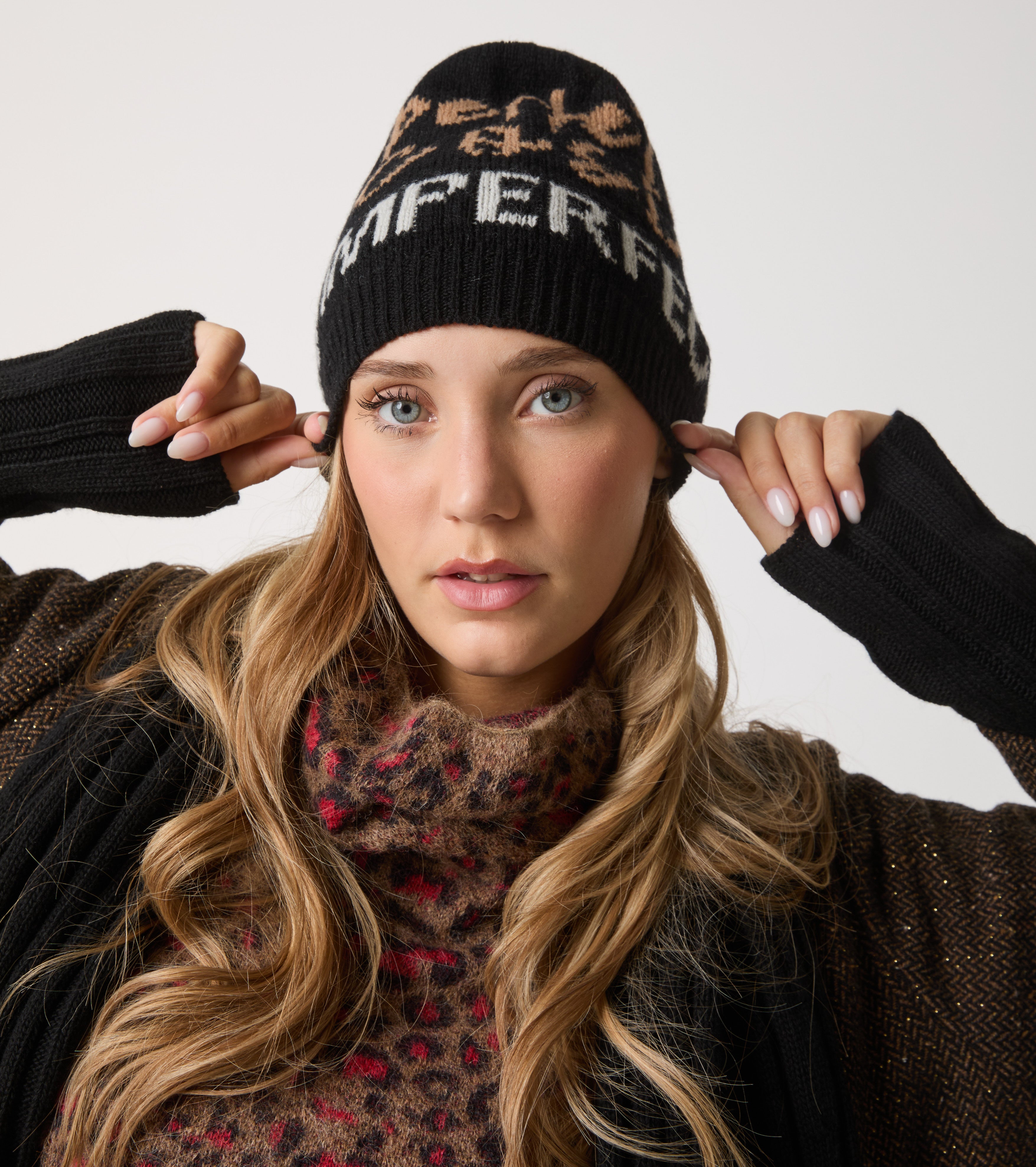 Wool beanie hat with lettering