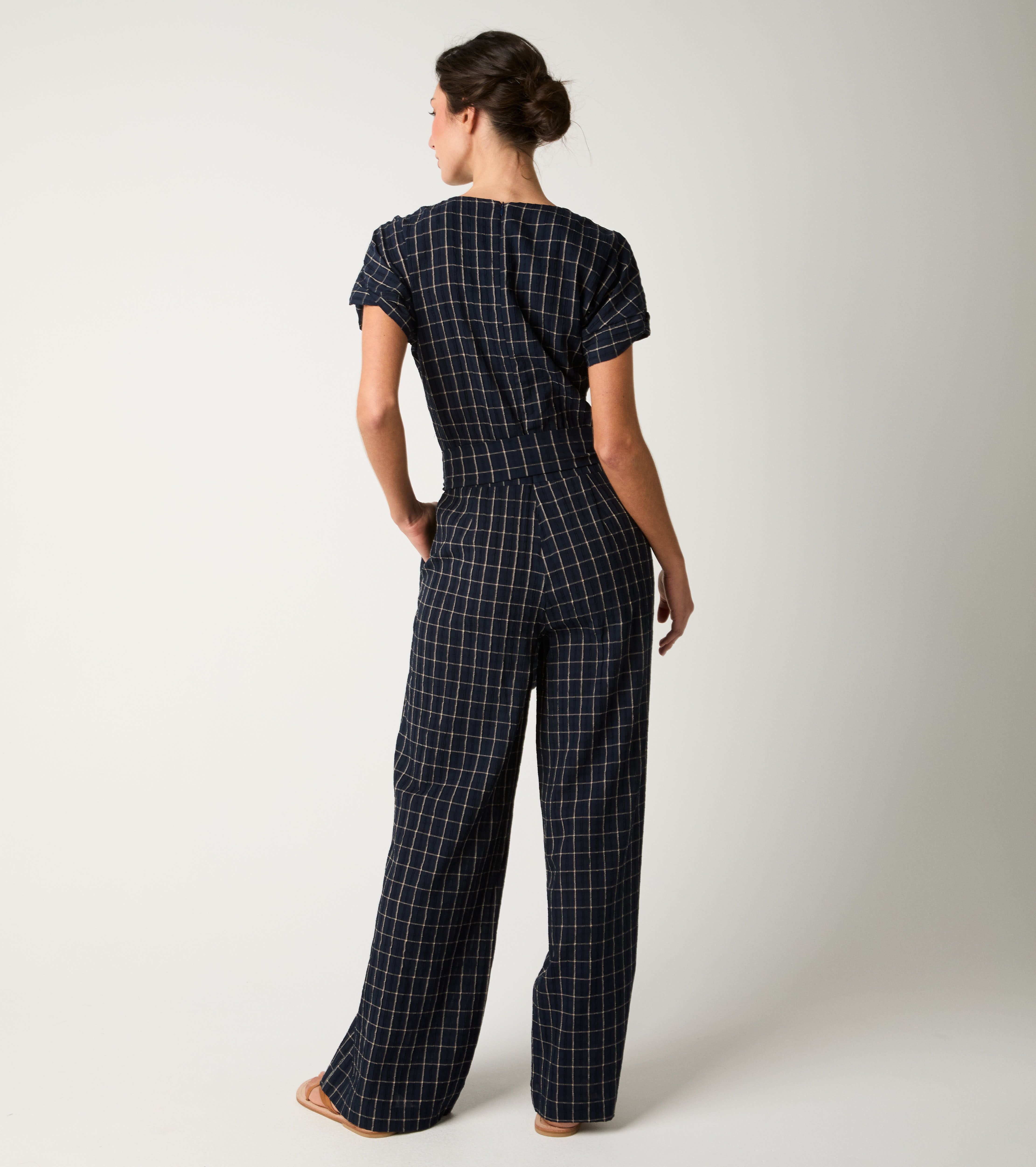 Blue V-neck cotton tracksuit with check pattern