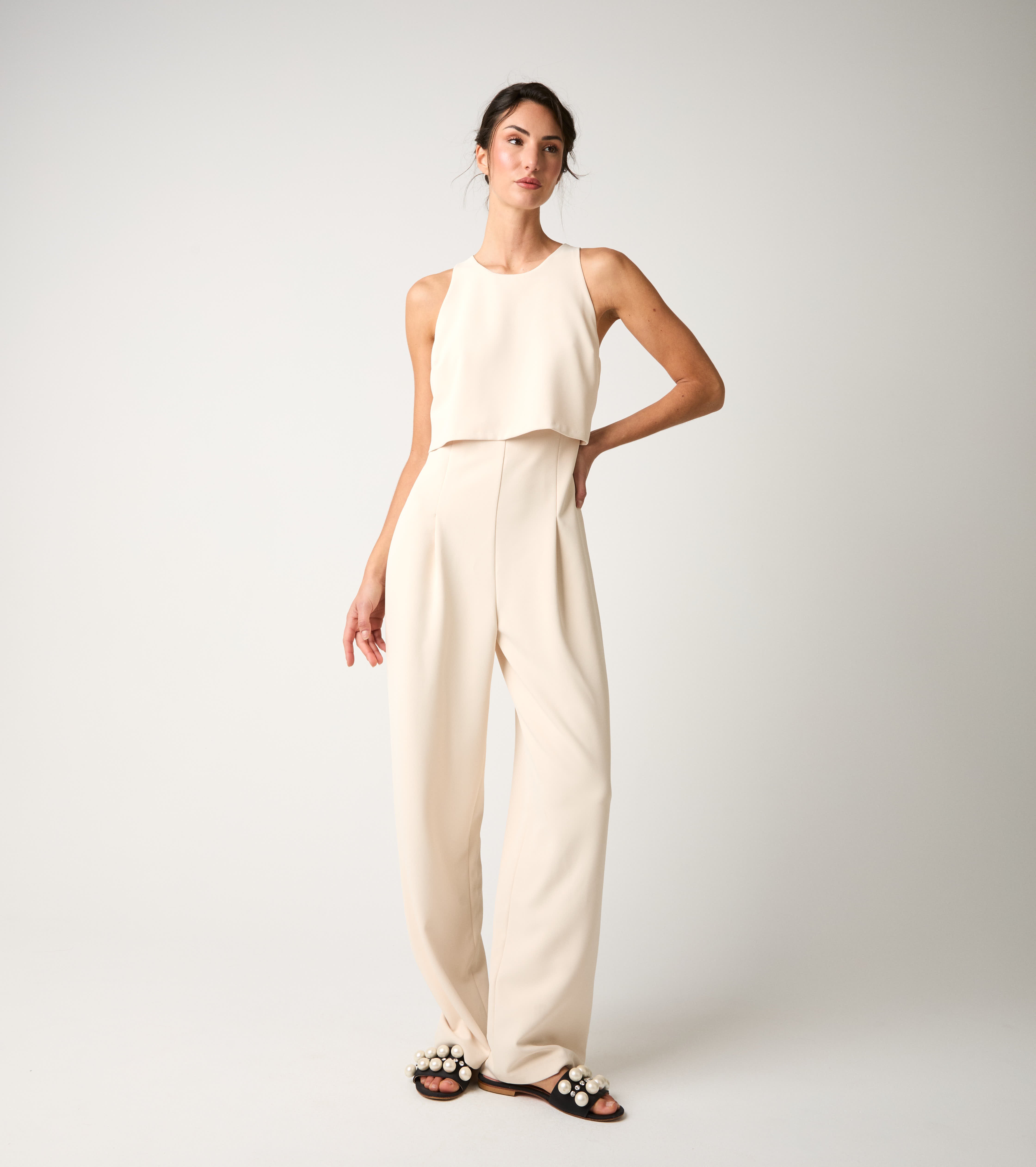 Stretch jumpsuit with round neckline in champagne
