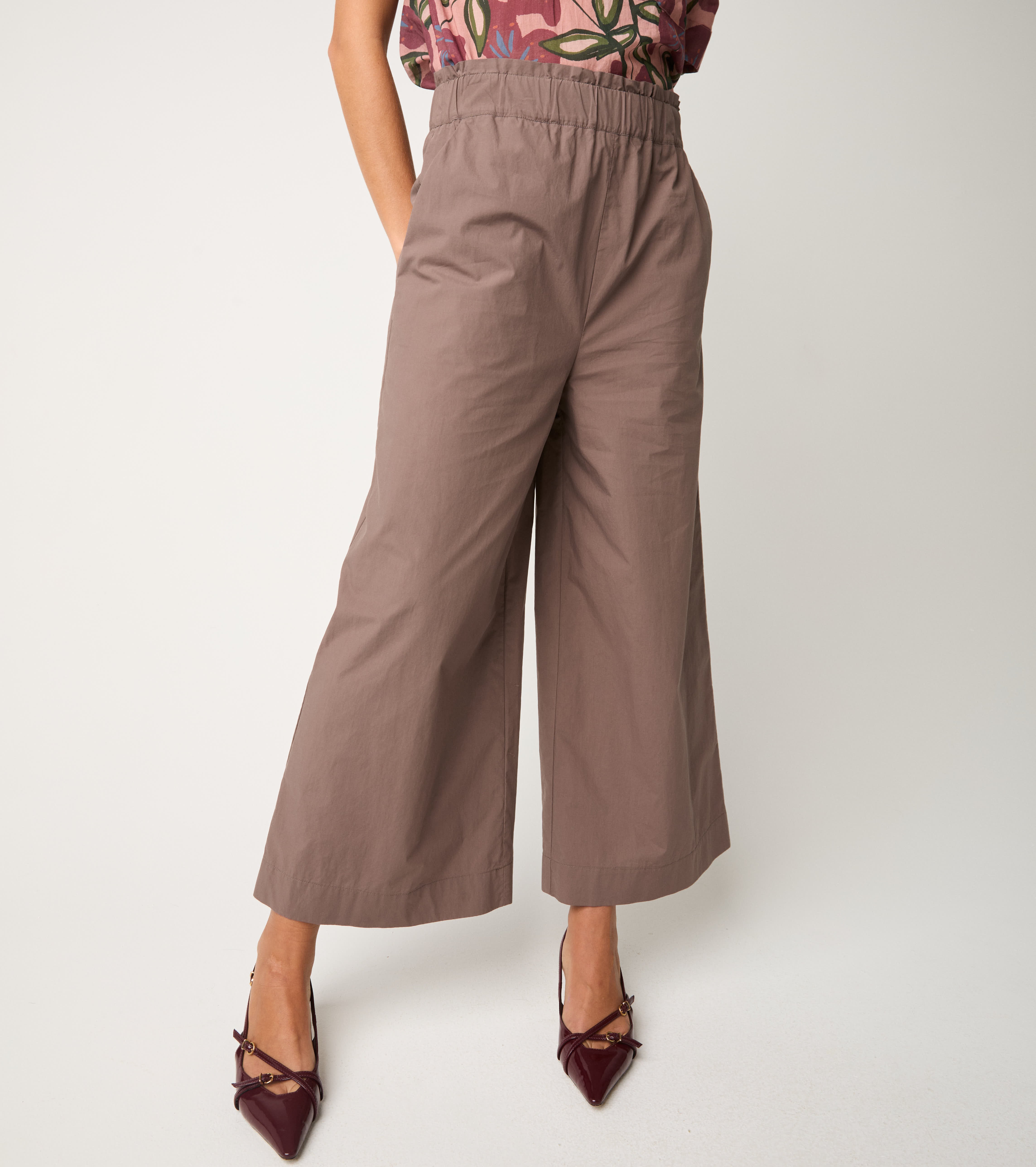 Cocoa cotton cropped trousers