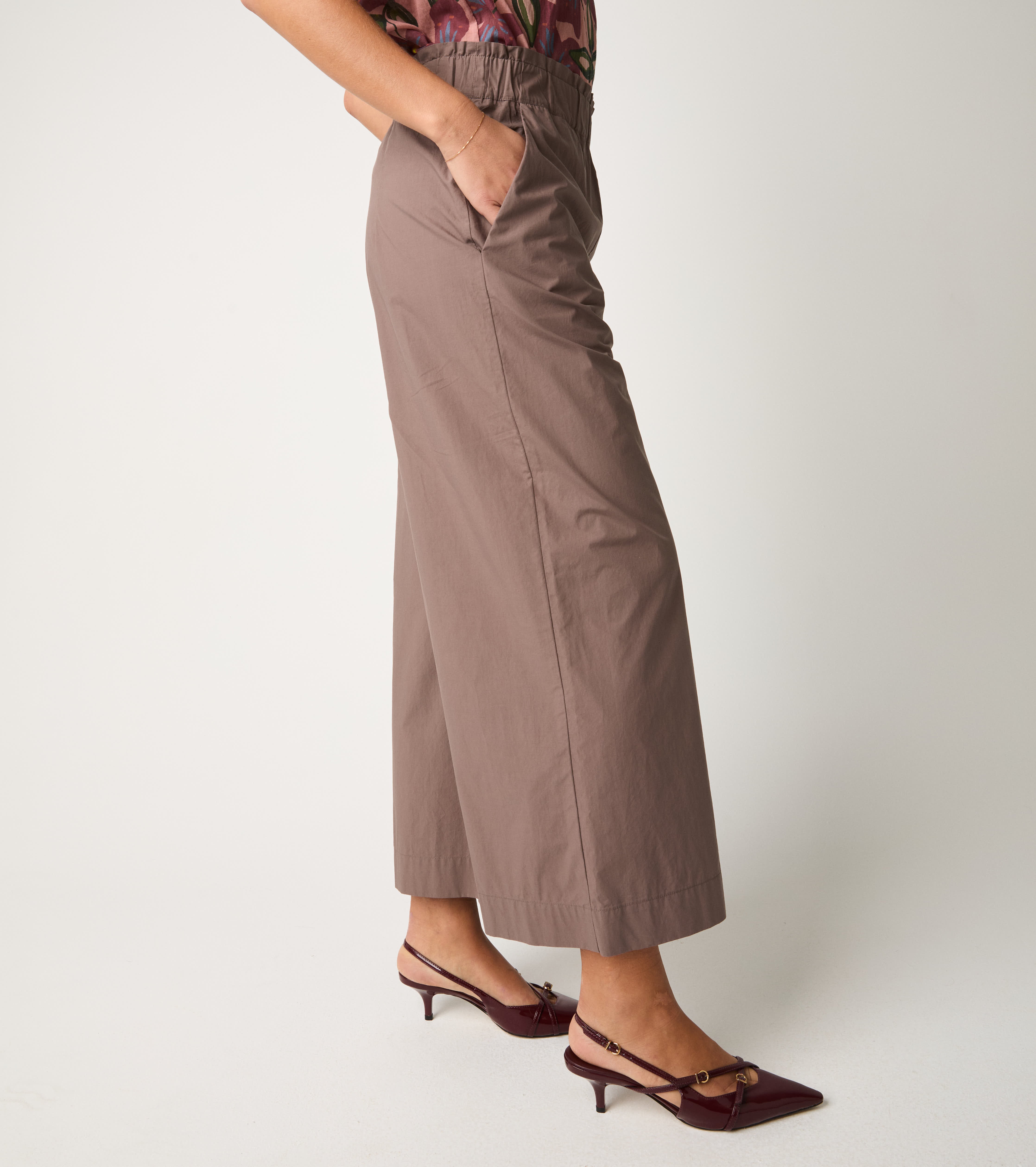 Cocoa cotton cropped trousers