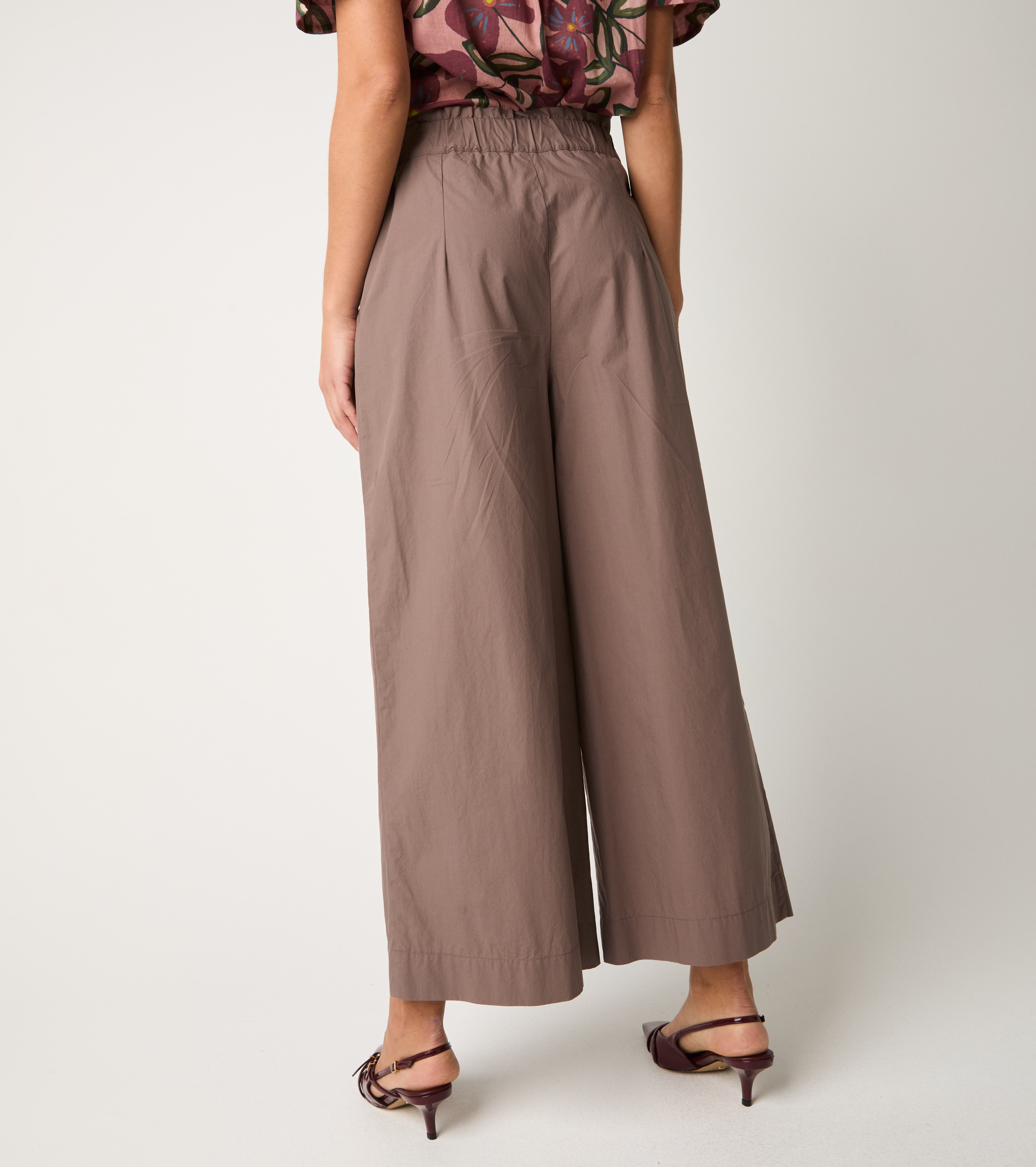 Cocoa cotton cropped trousers