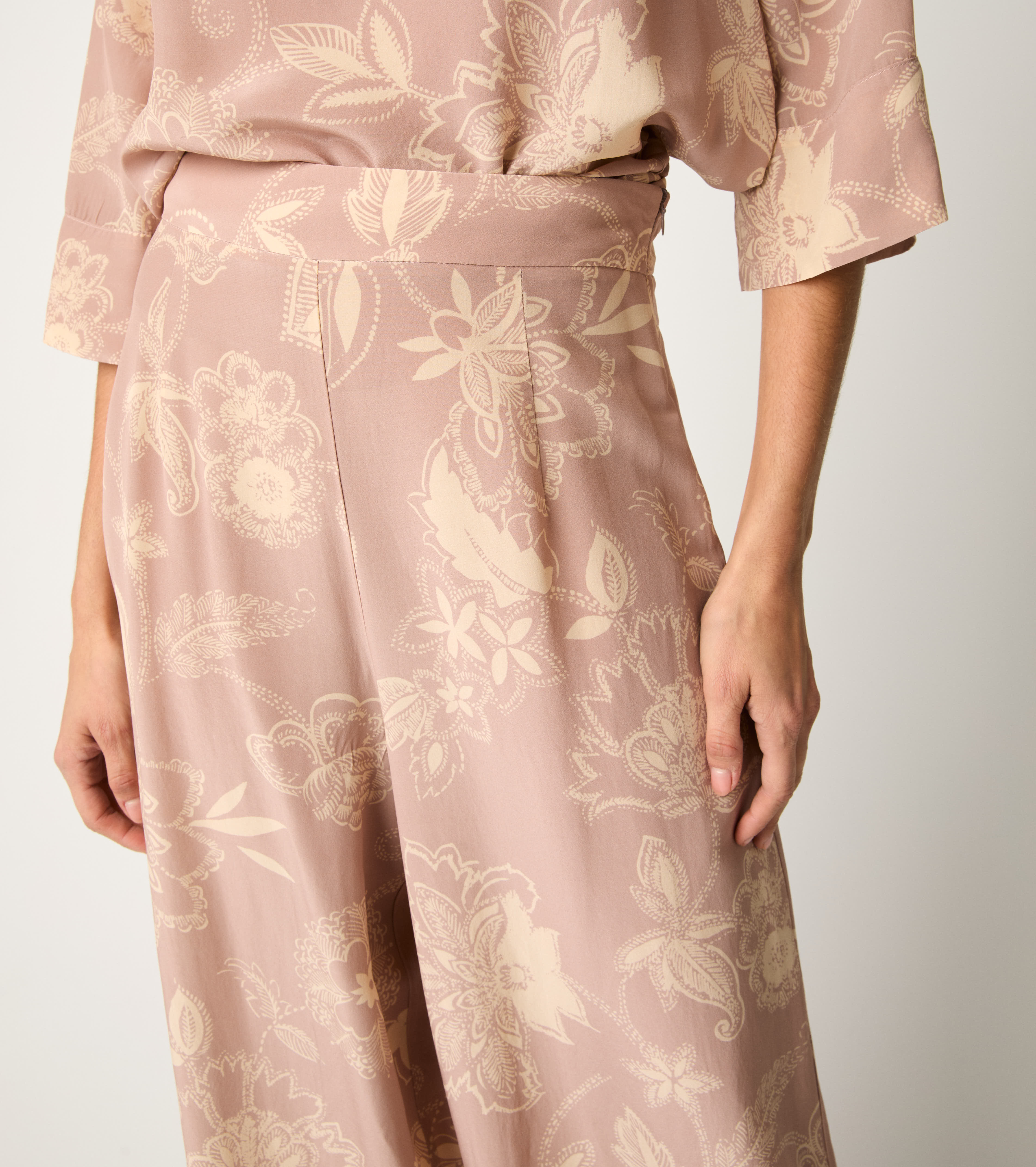 Pantaloni con stampa paisley floreale fiore