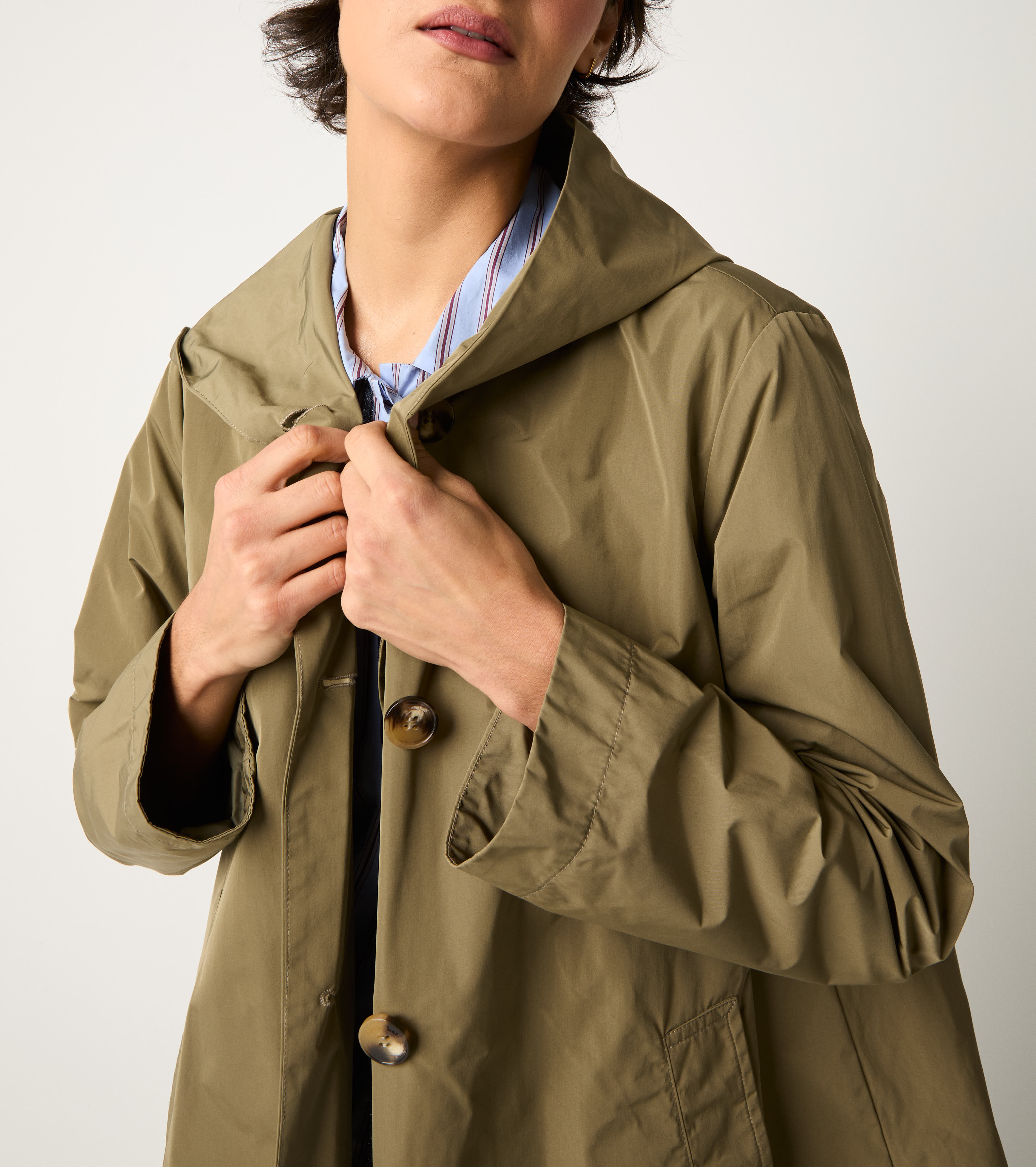 Parka corto con bottoni khaki