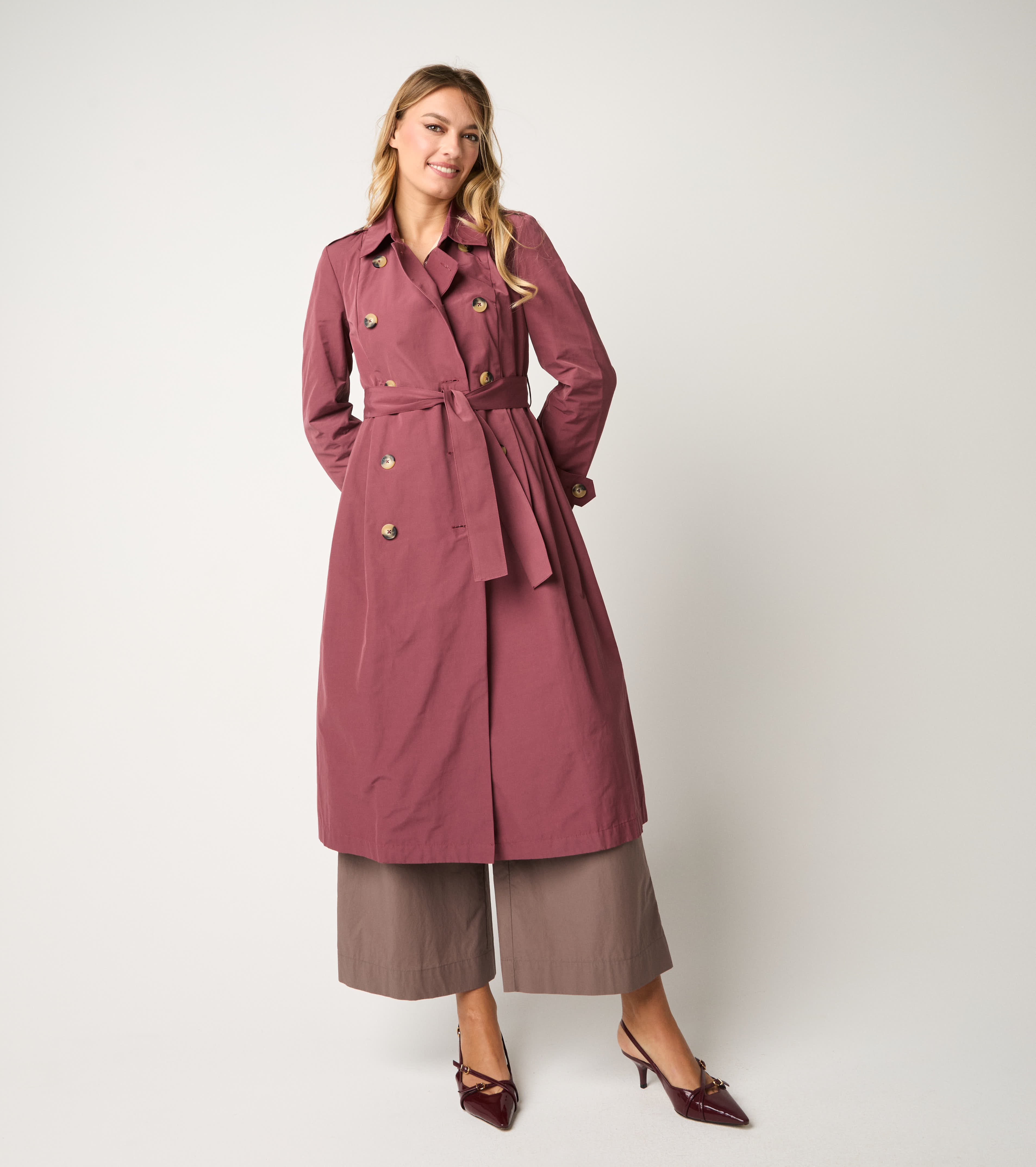 Drip-proof trench coat with marmalade belt