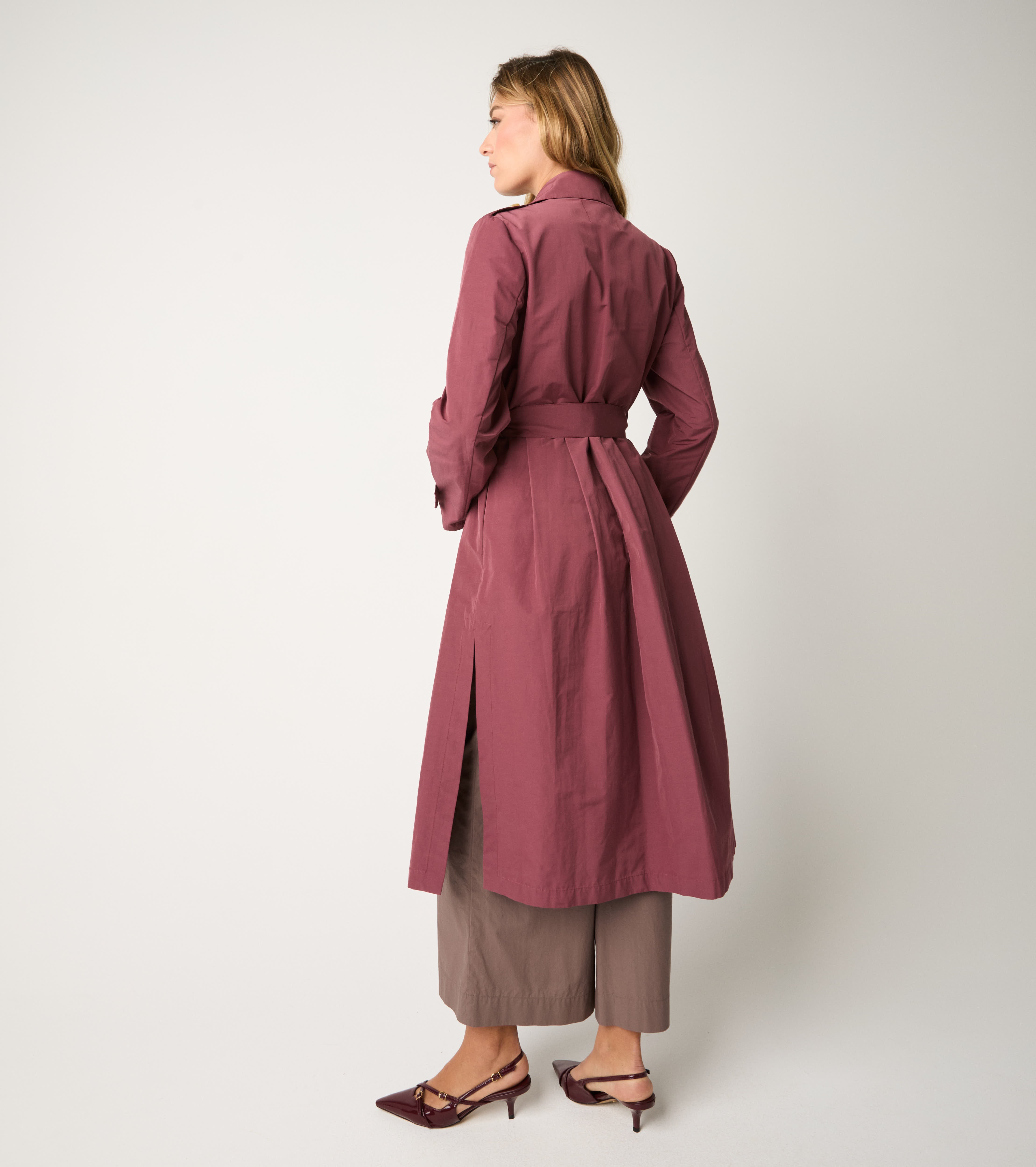 Drip-proof trench coat with marmalade belt
