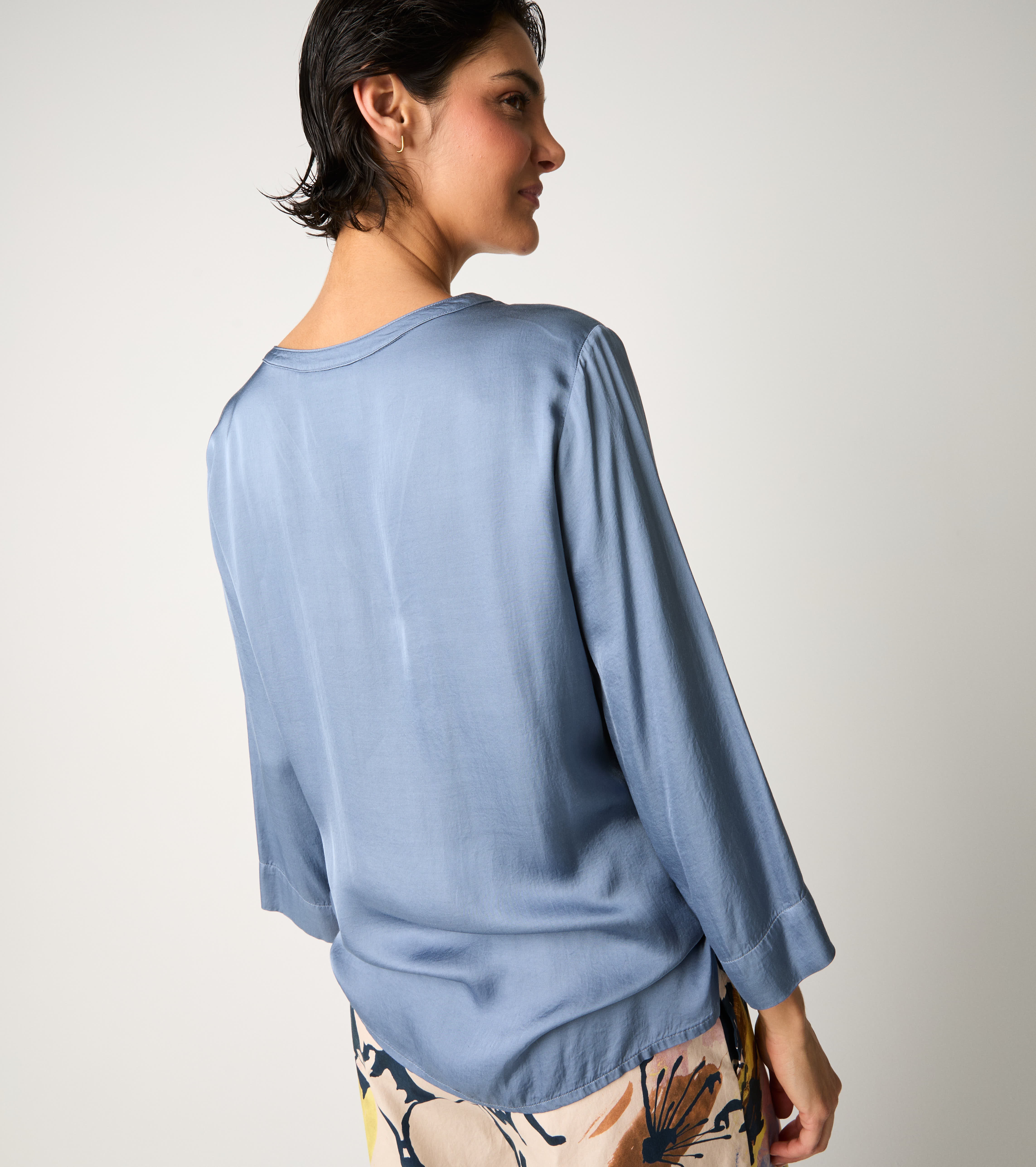 Blusa con scollo a V selce