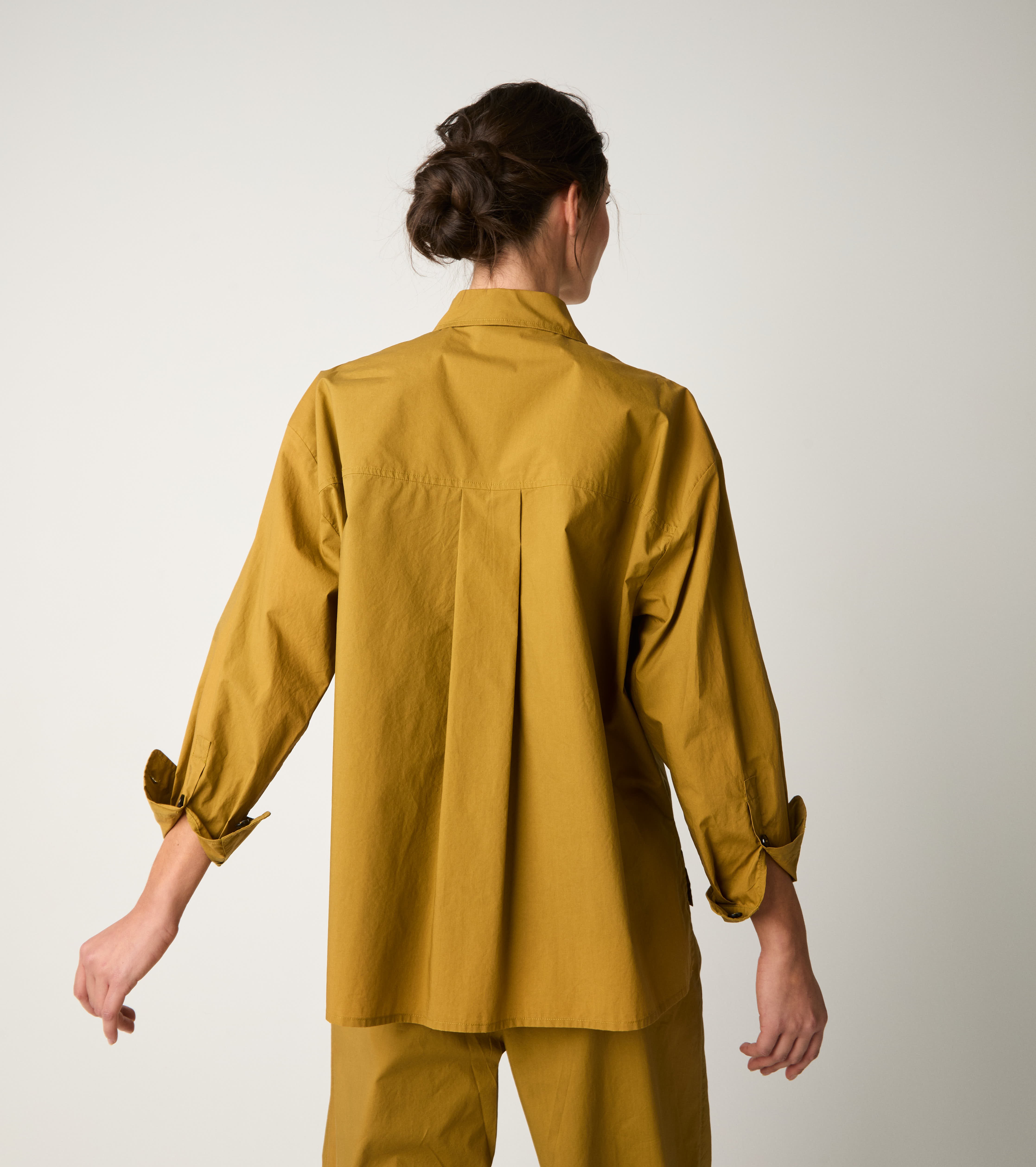 Camicia in popeline con taschini evo