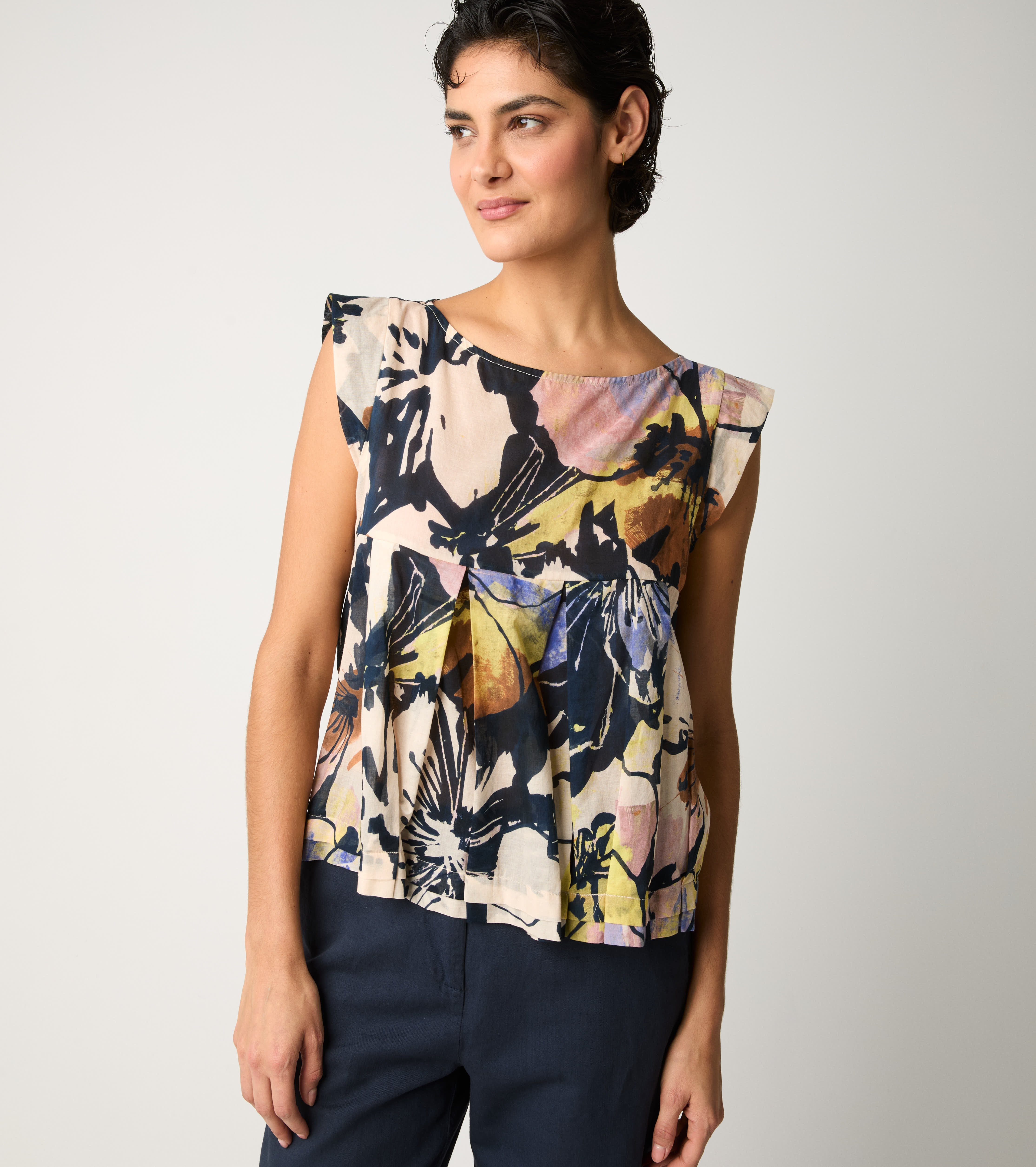 Floral boat neck top