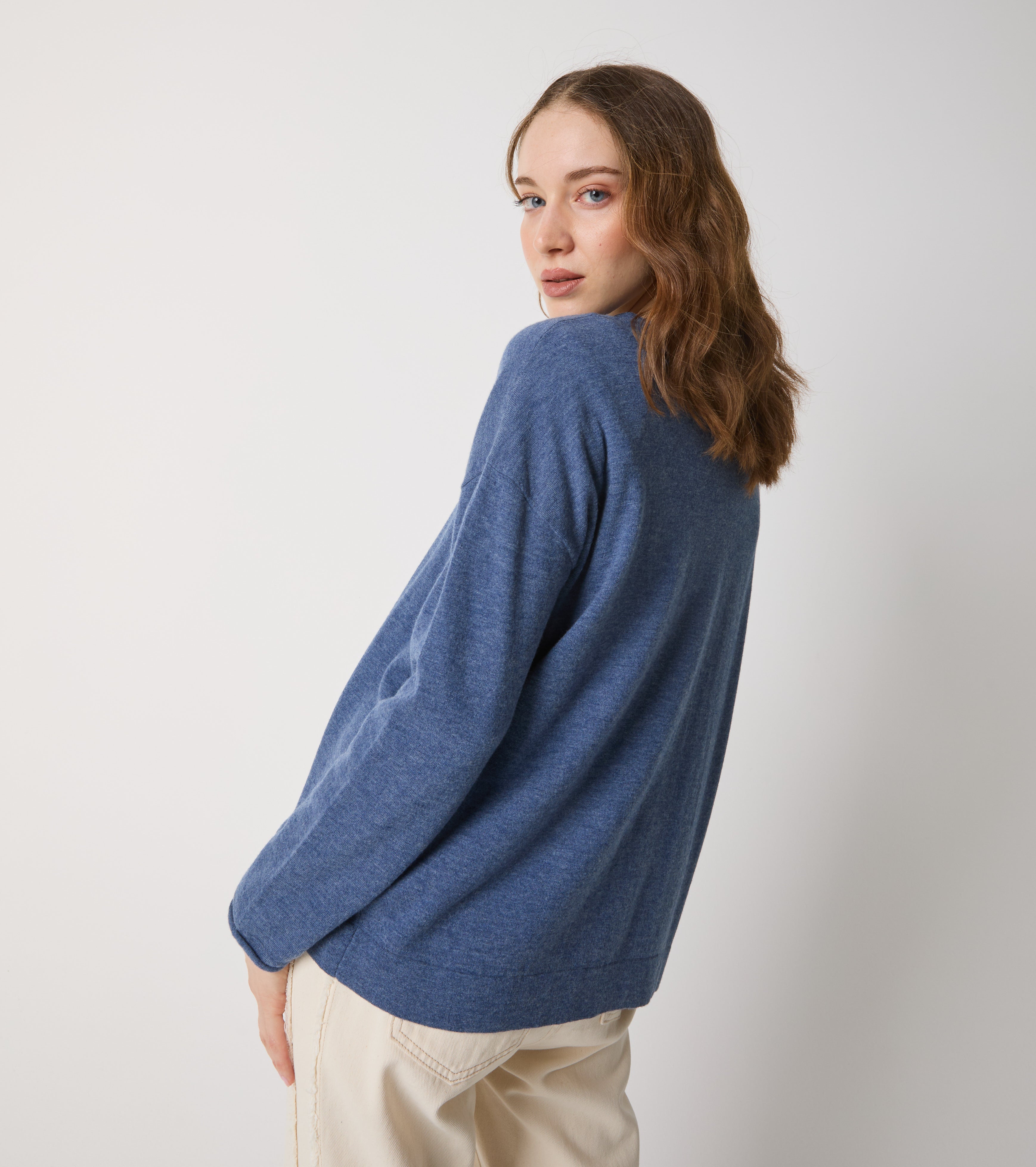 Uldcardigan med lomme og knapper