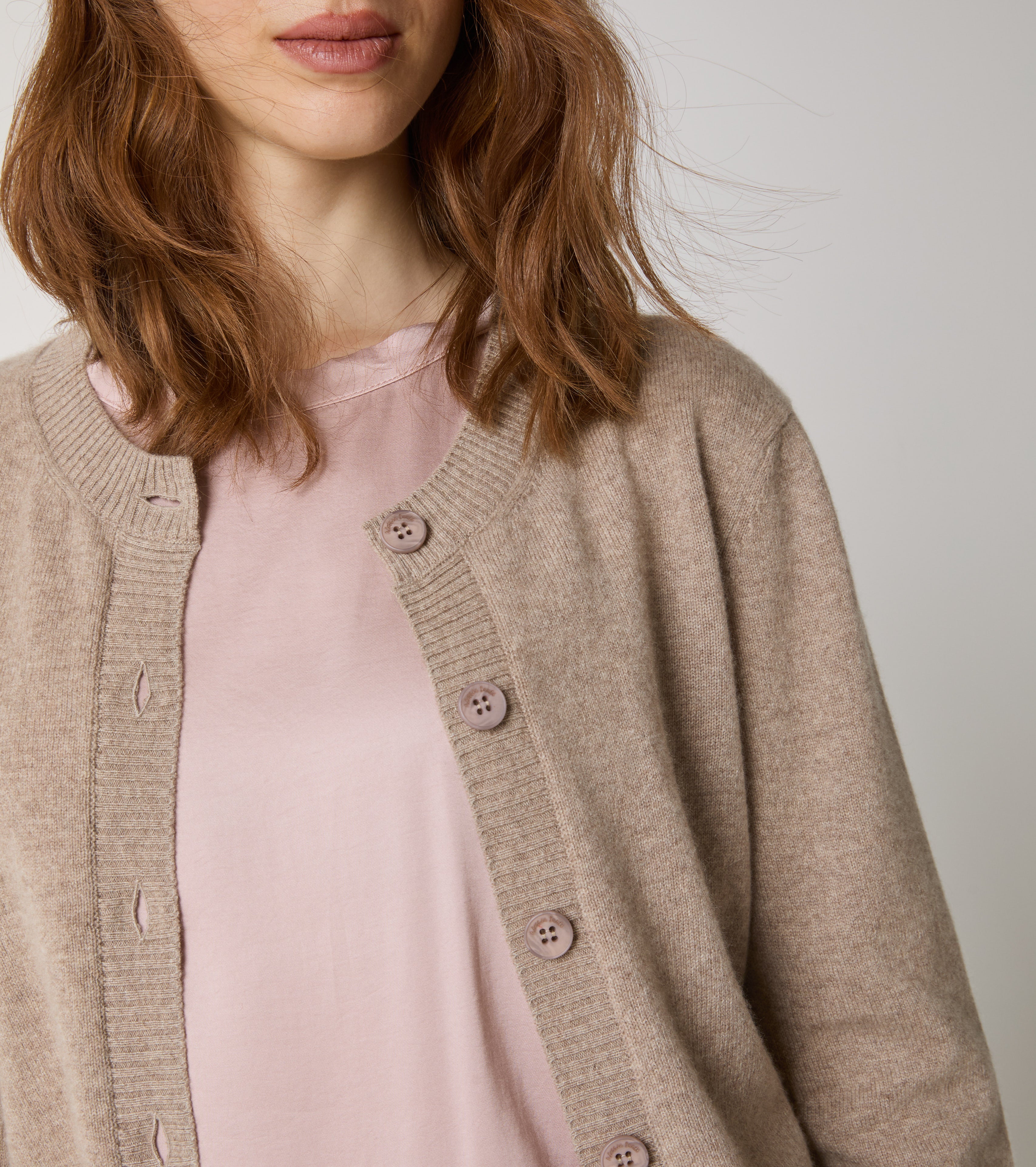Cardigan girocollo in cashmere