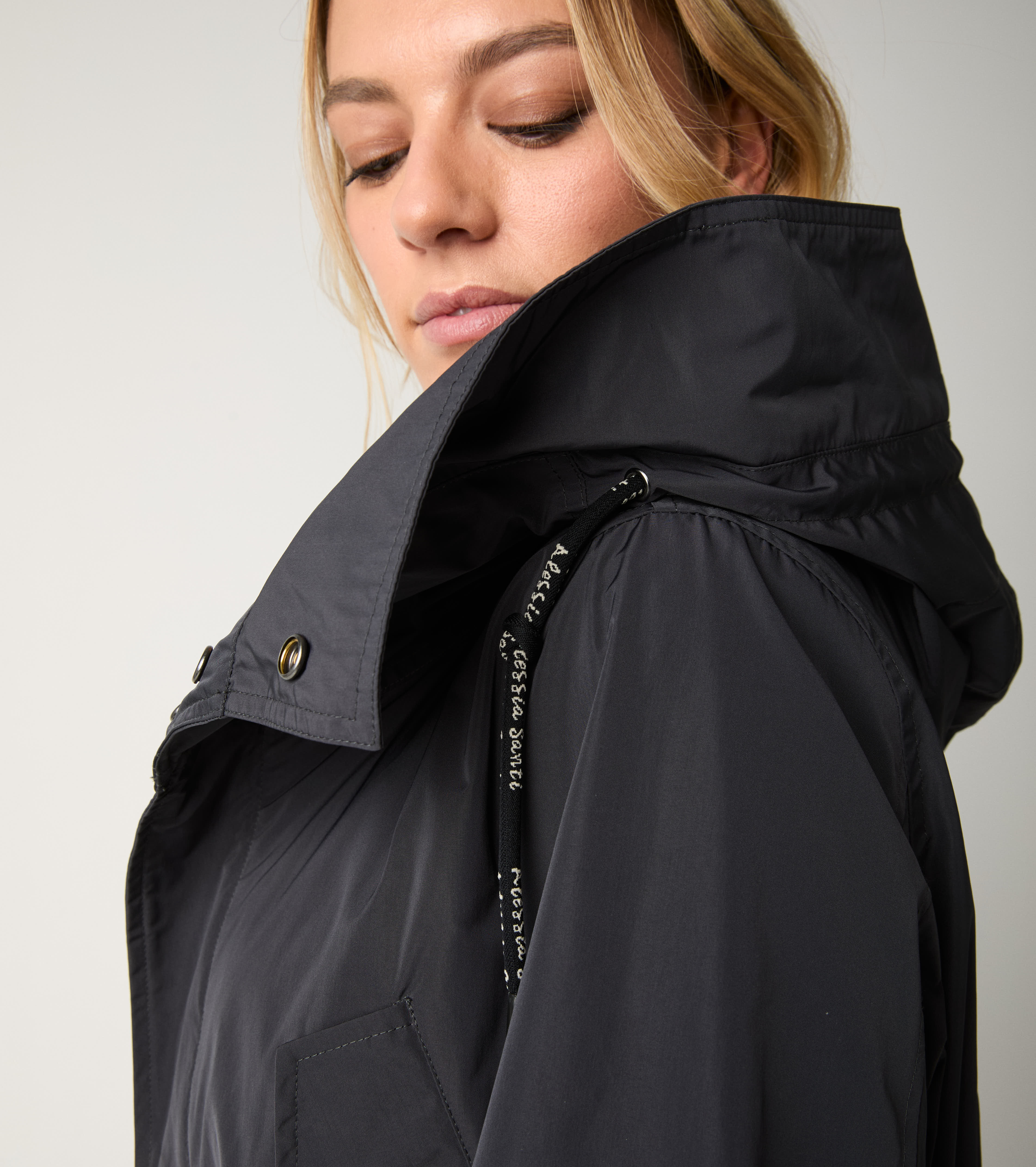 Long drip-proof parka with slate hood