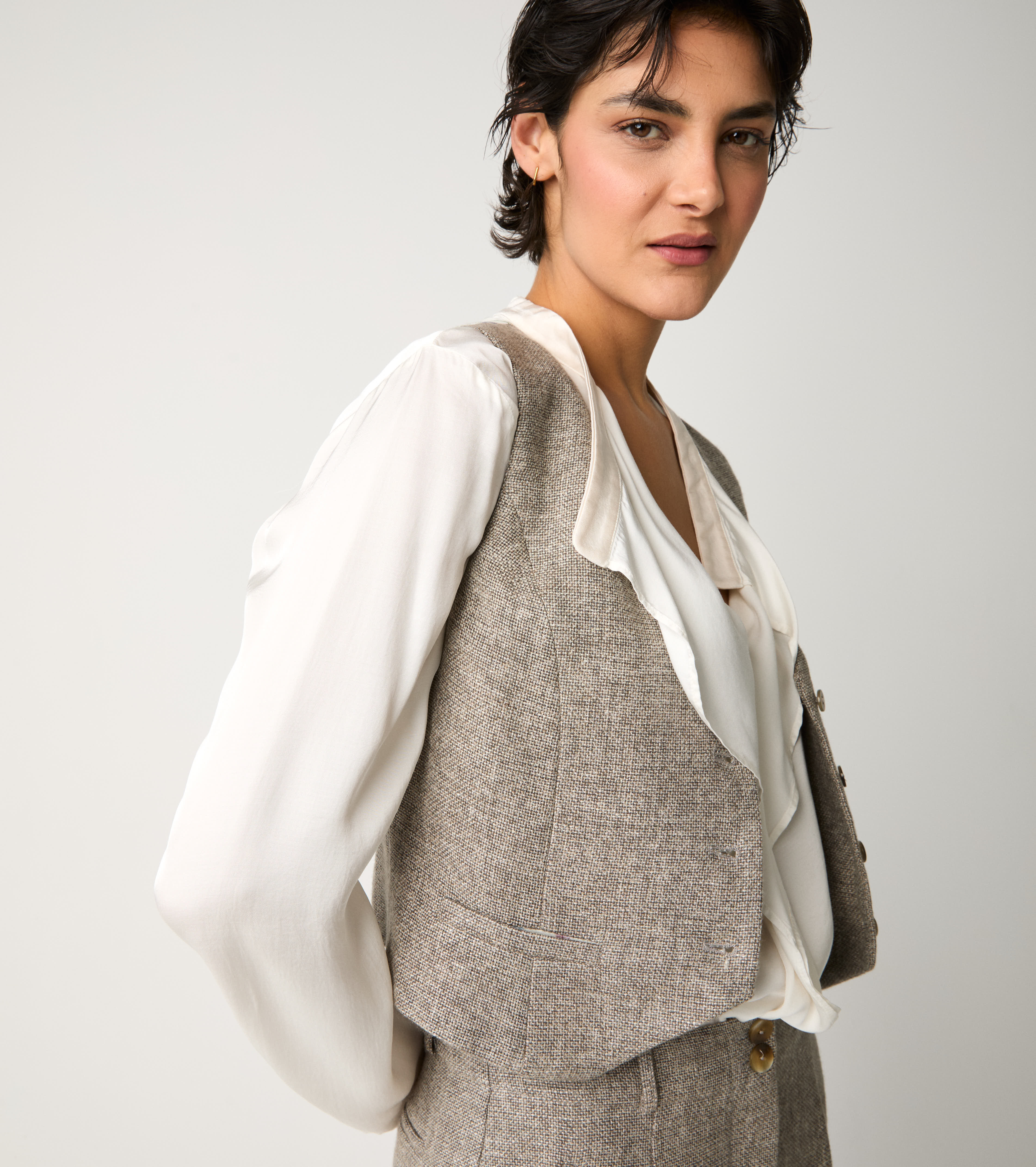 Waistcoat with welt pockets dove grey