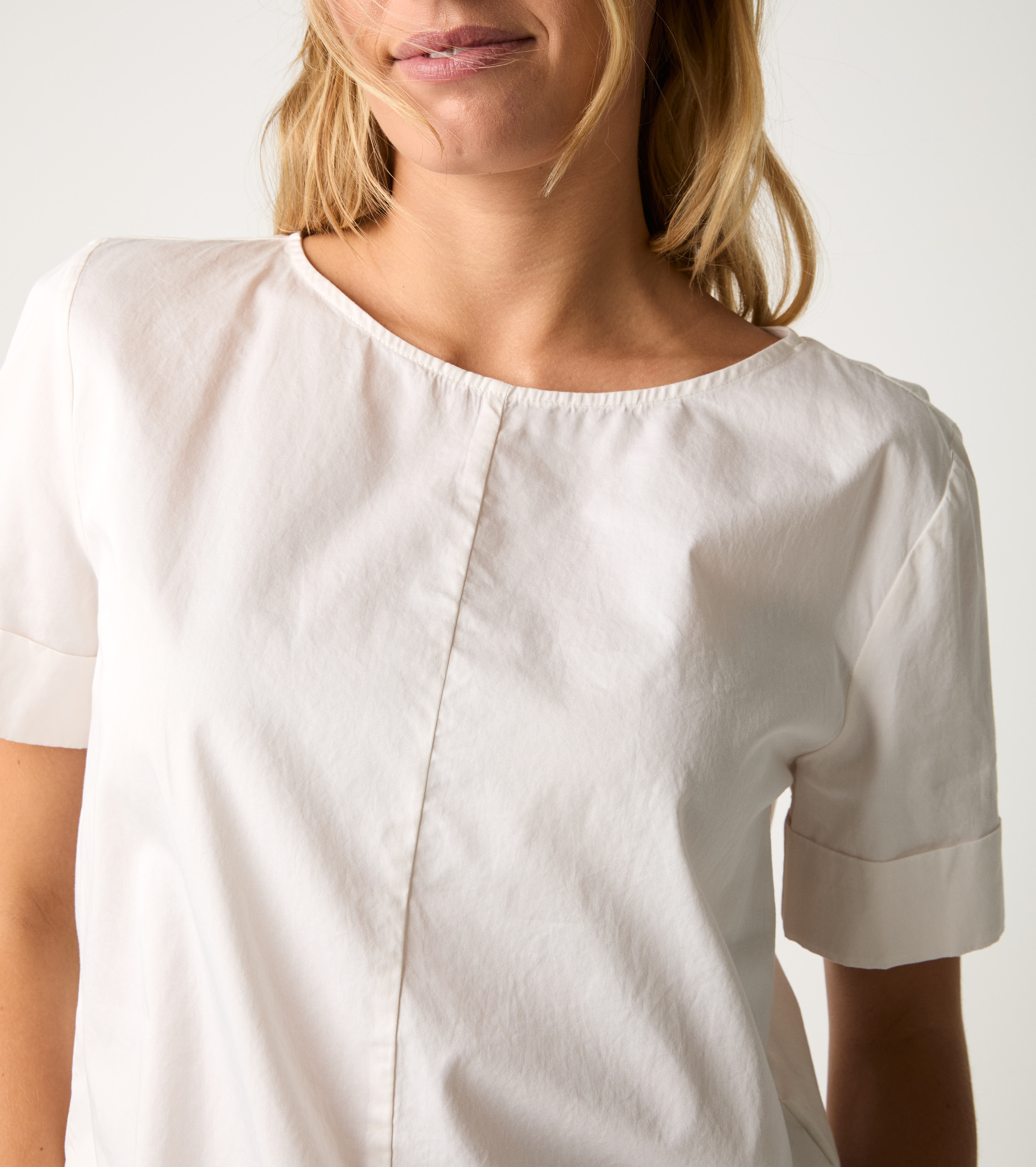 Blusa con maniche corte cipria