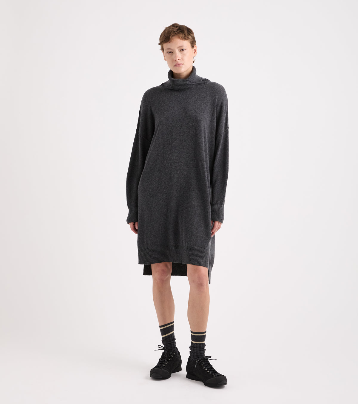 Abito dolcevita in maglia grigio melange