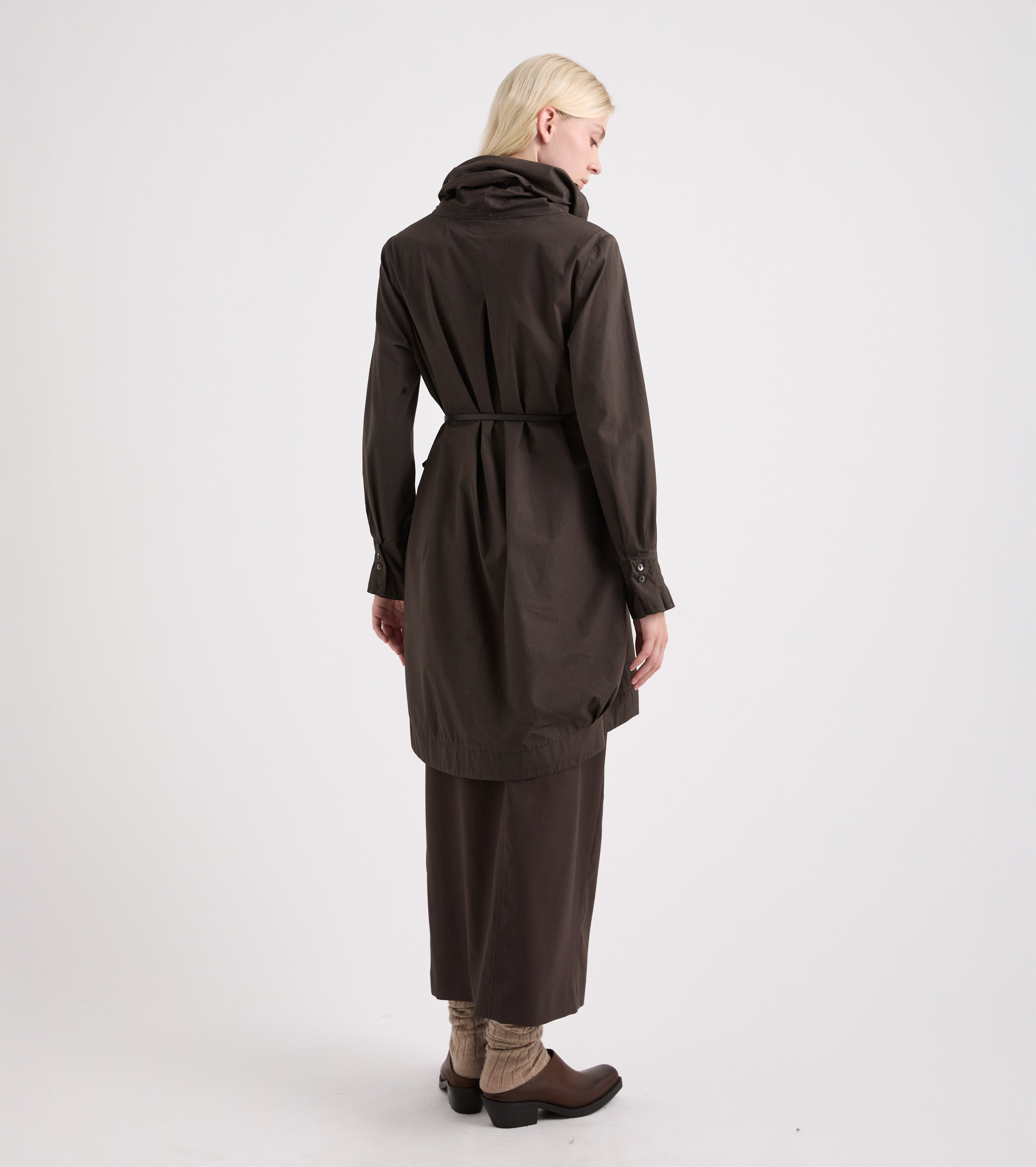 Abito da donna con collo alto