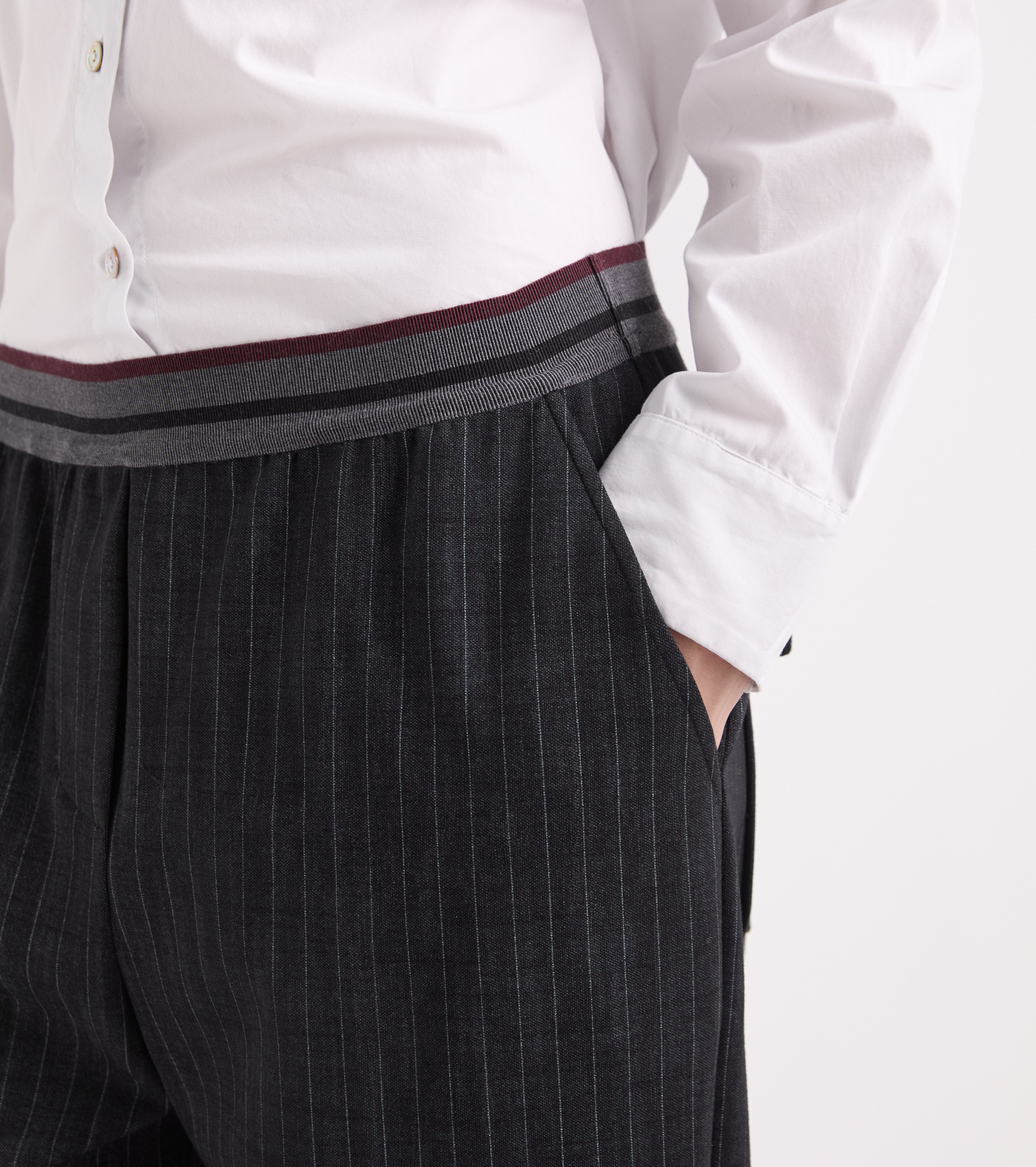 Pantaloni cropped con fascia elastica