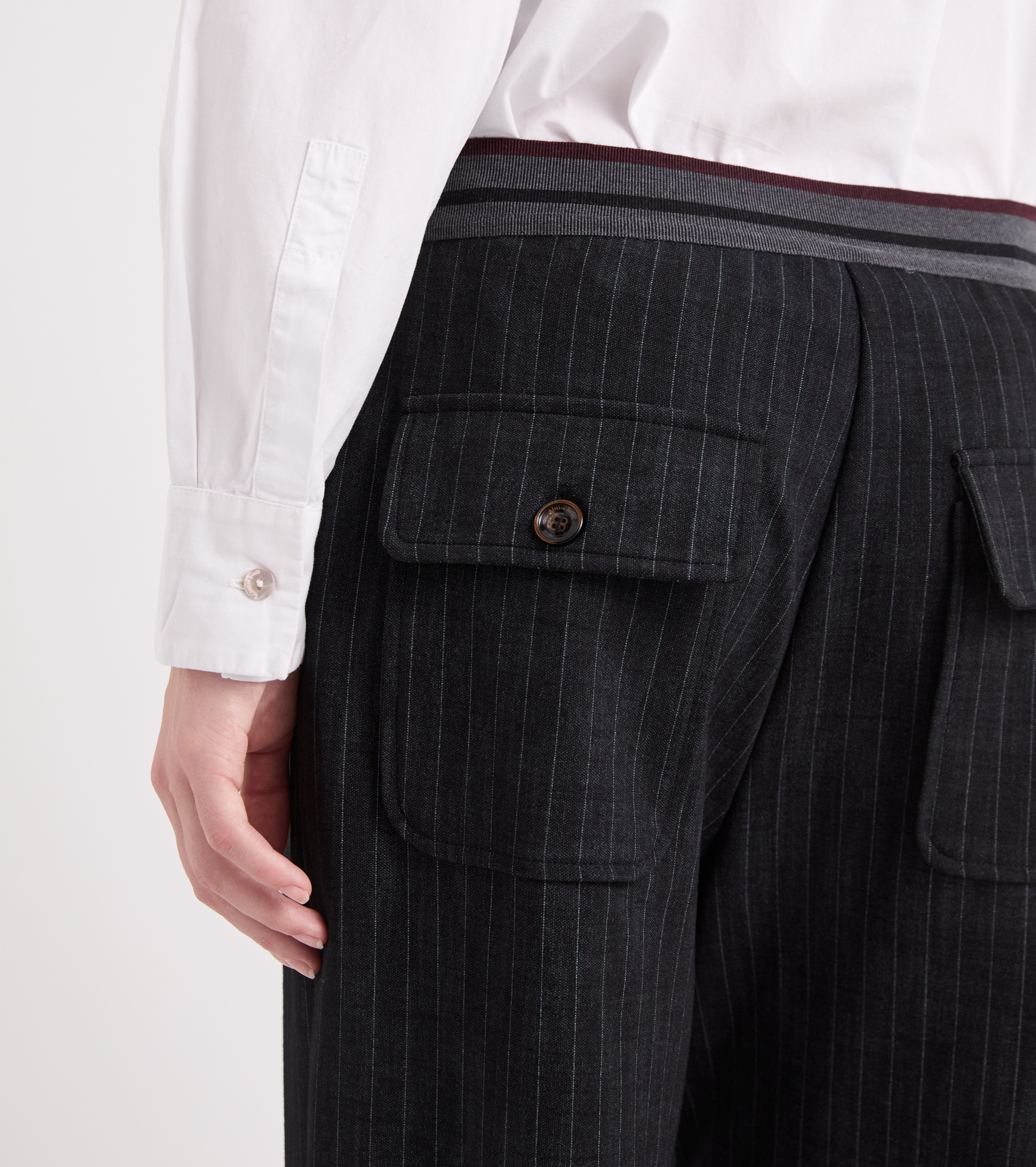 Pantaloni cropped con fascia elastica