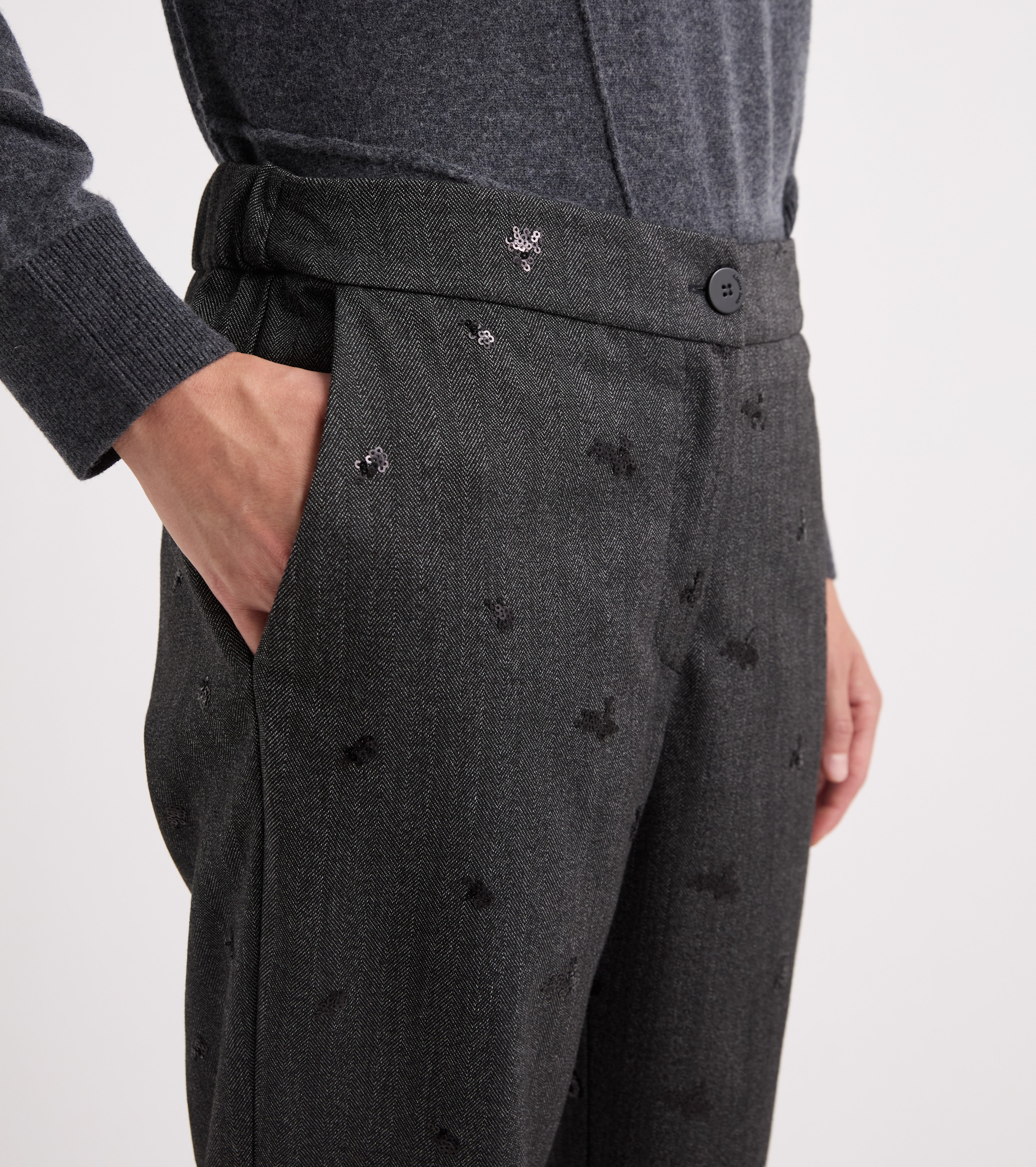 Pantaloni stretch con paillettes ricamate