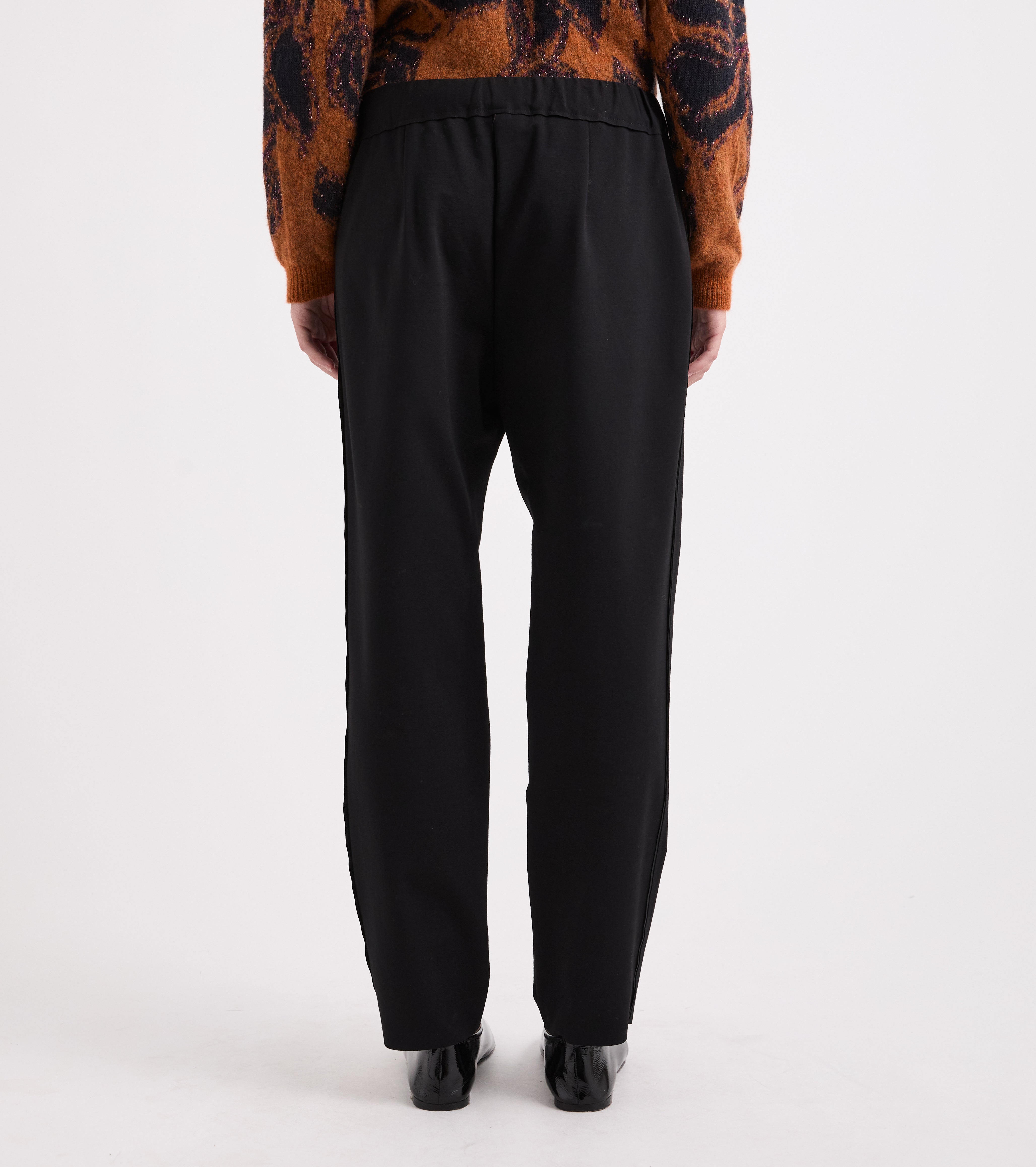 Pantaloni stretch con tasche