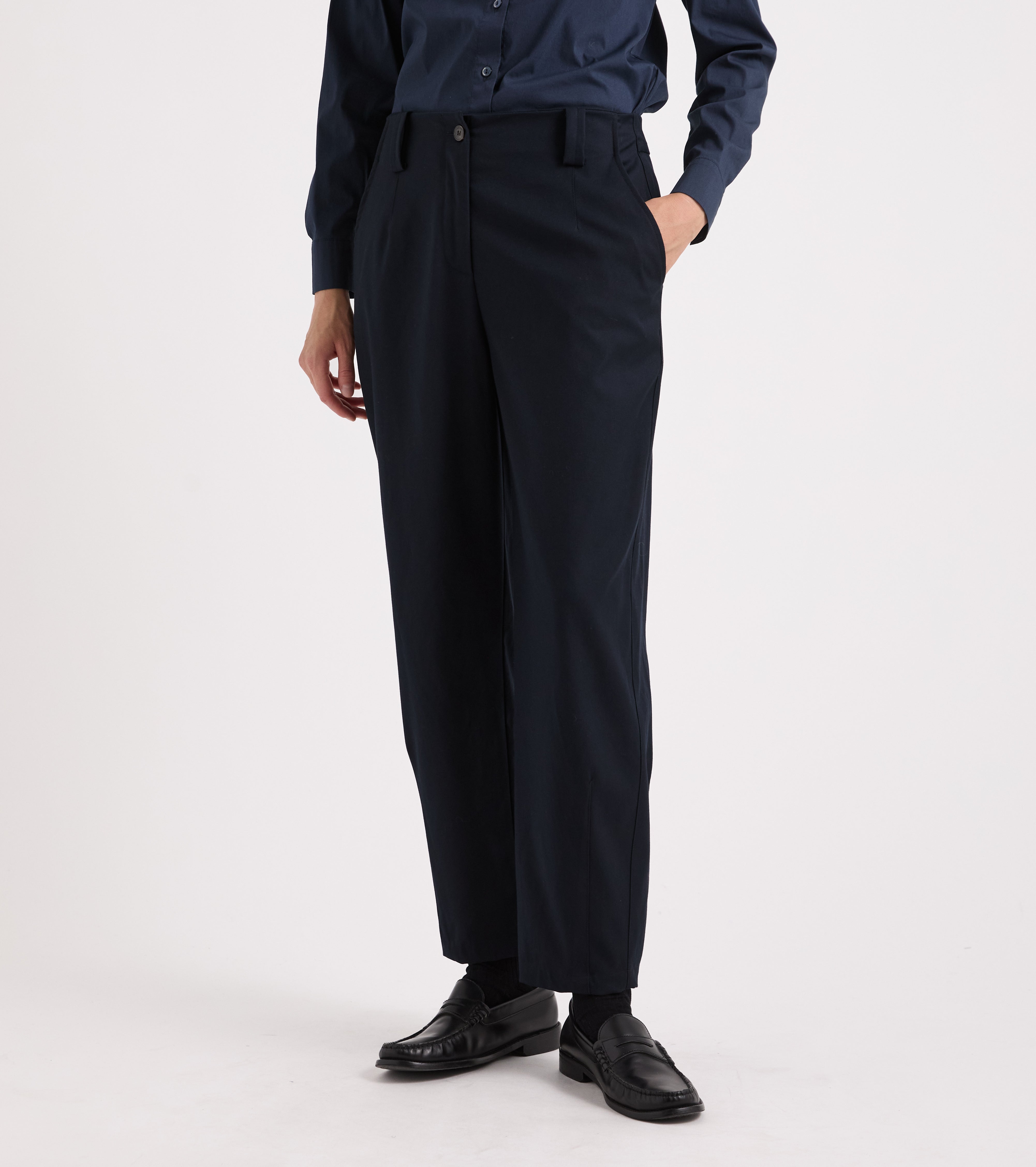 Pantaloni stretch con elastico in vita