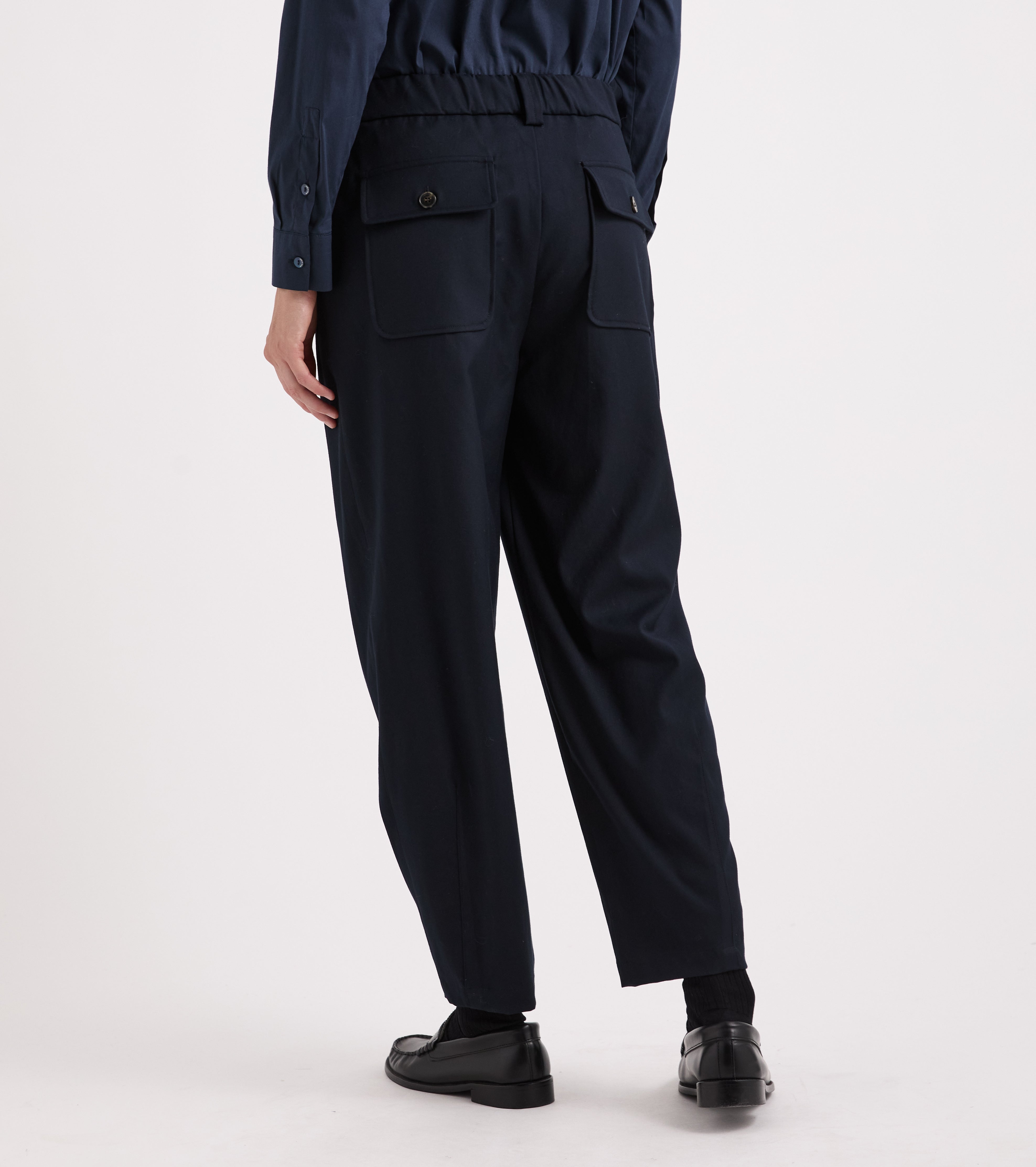Pantaloni stretch con elastico in vita