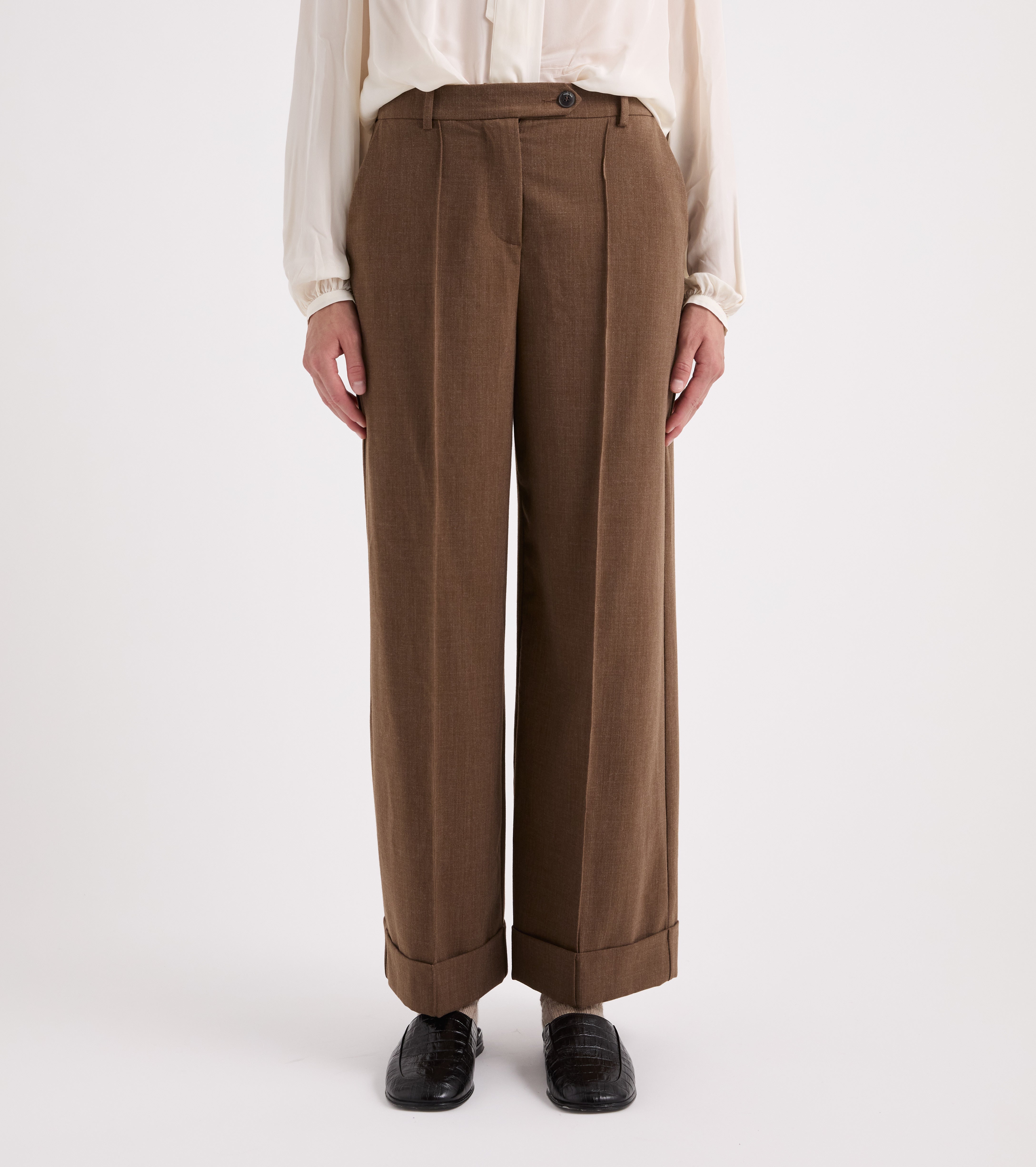 Pantaloni wide leg con risvolto