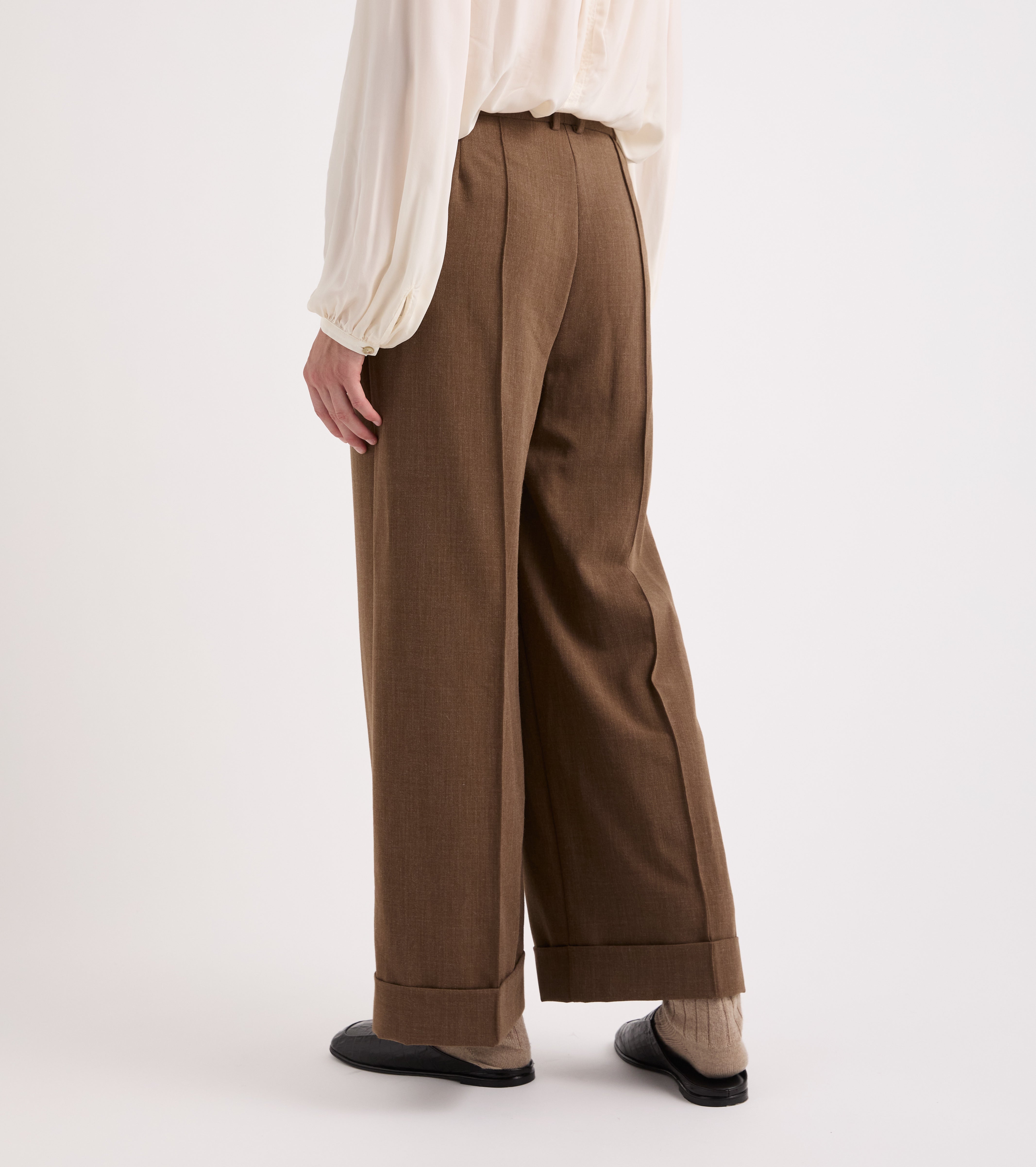 Pantaloni wide leg con risvolto