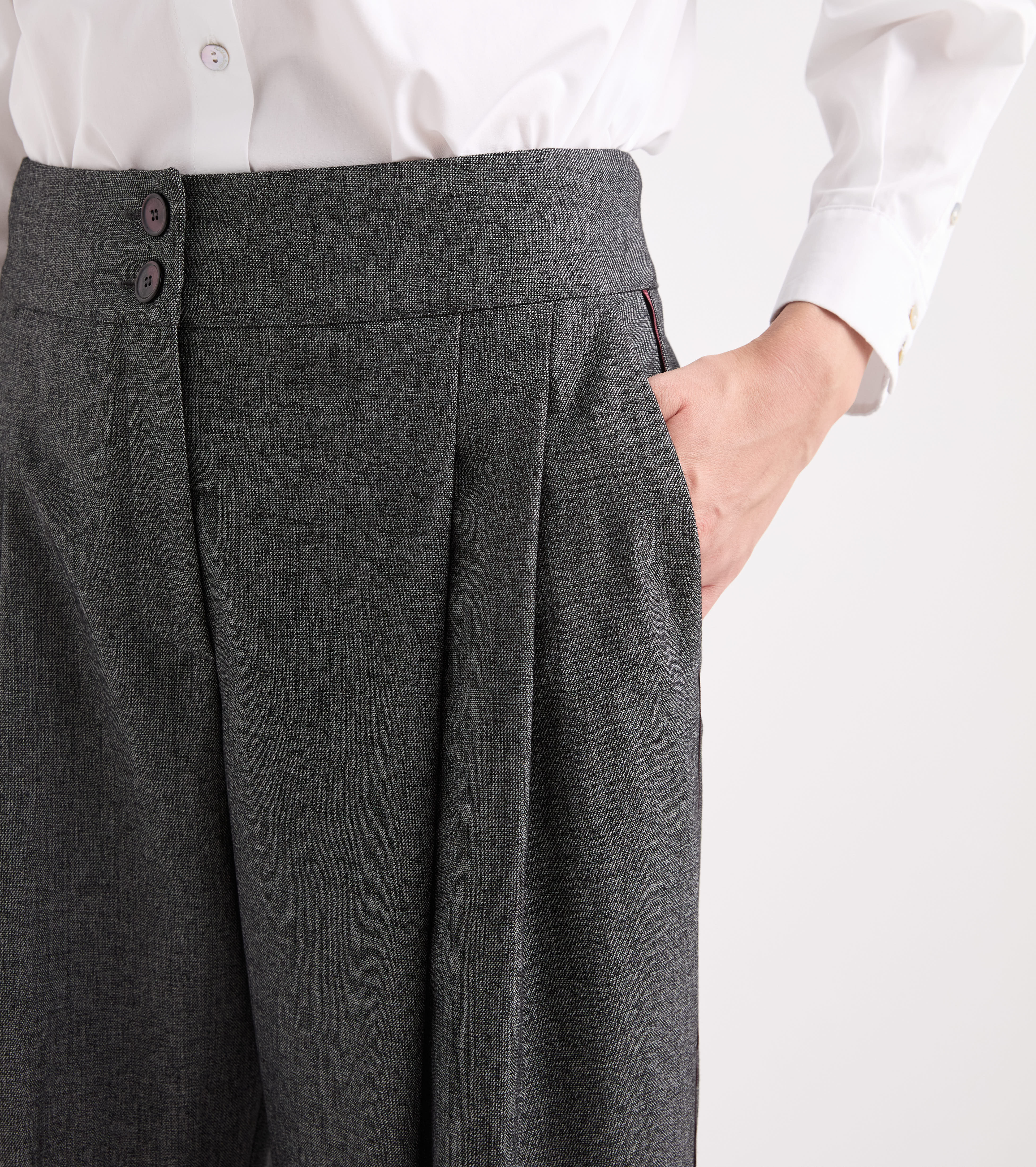 Pantaloni stretch con risvolto