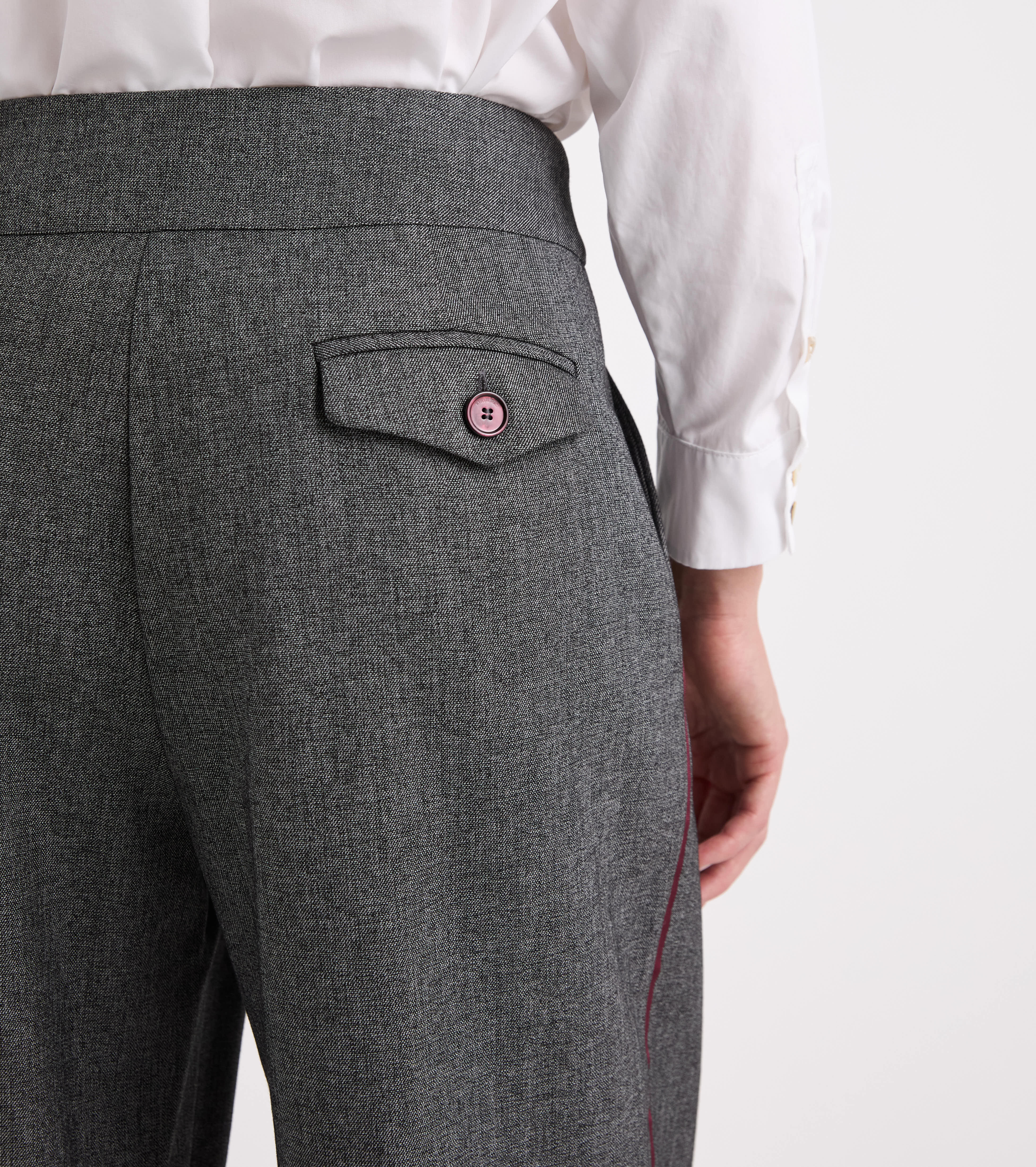 Pantaloni stretch con risvolto