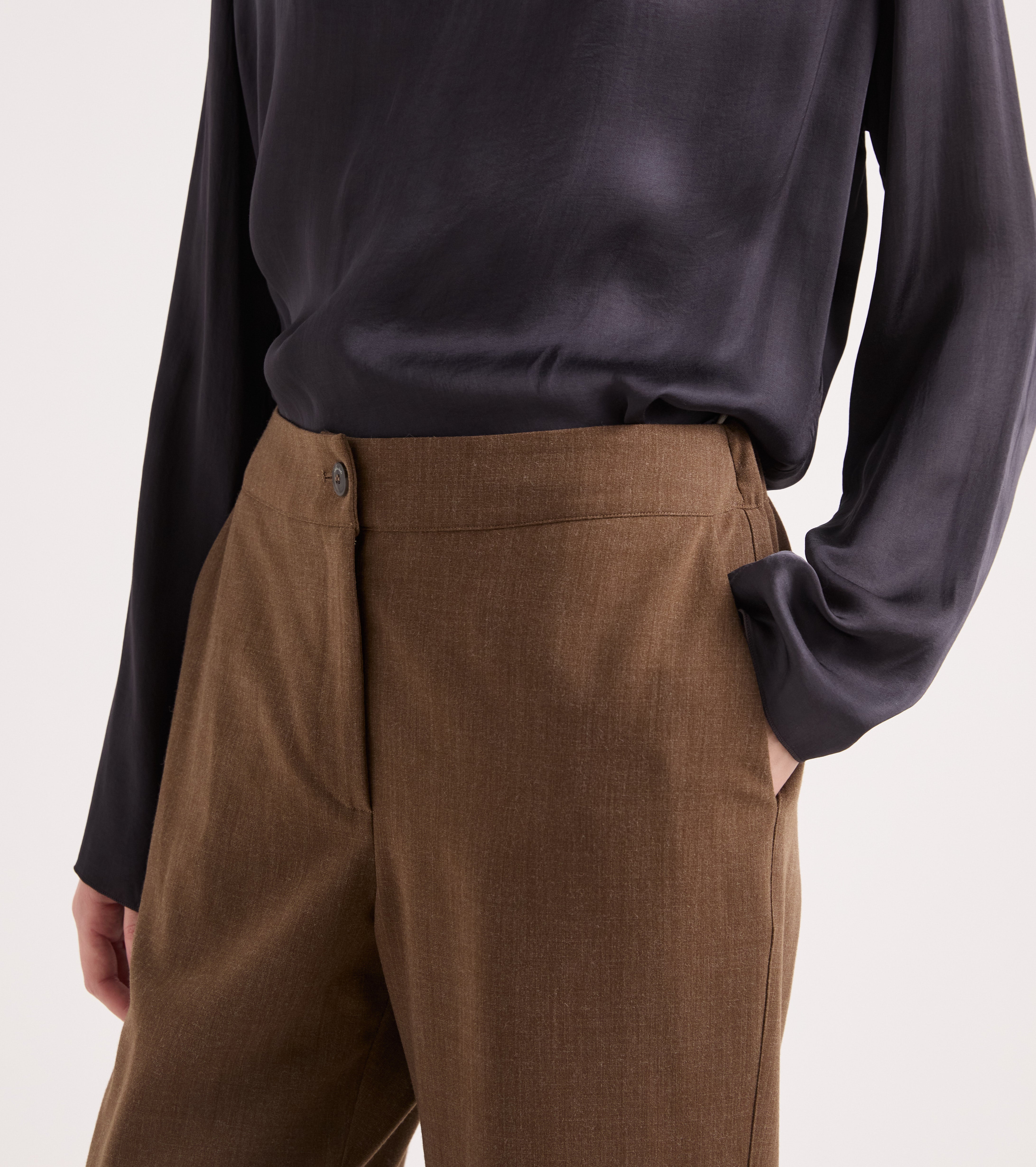 Pantaloni cropped con elastico in vita