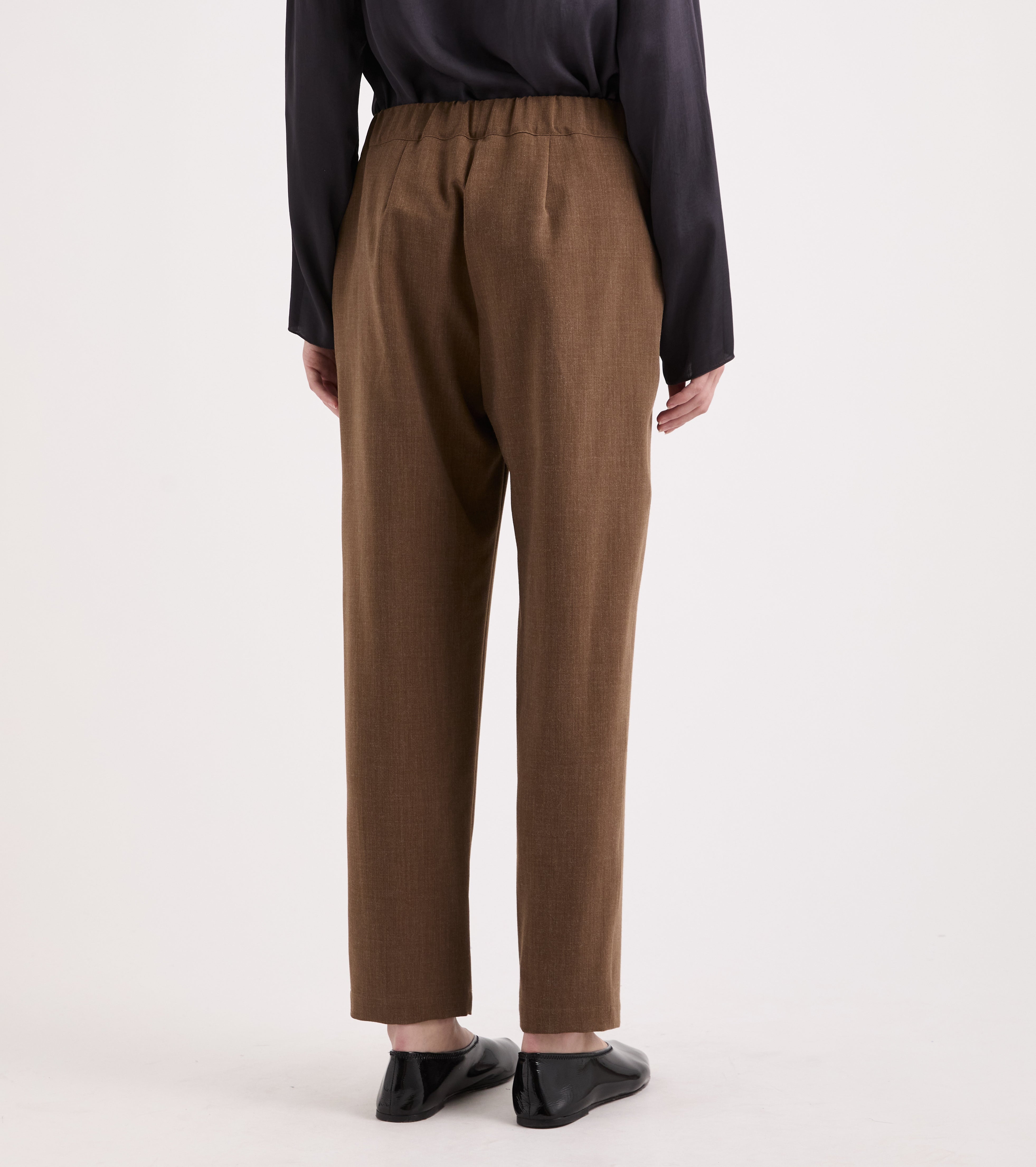 Pantaloni cropped con elastico in vita