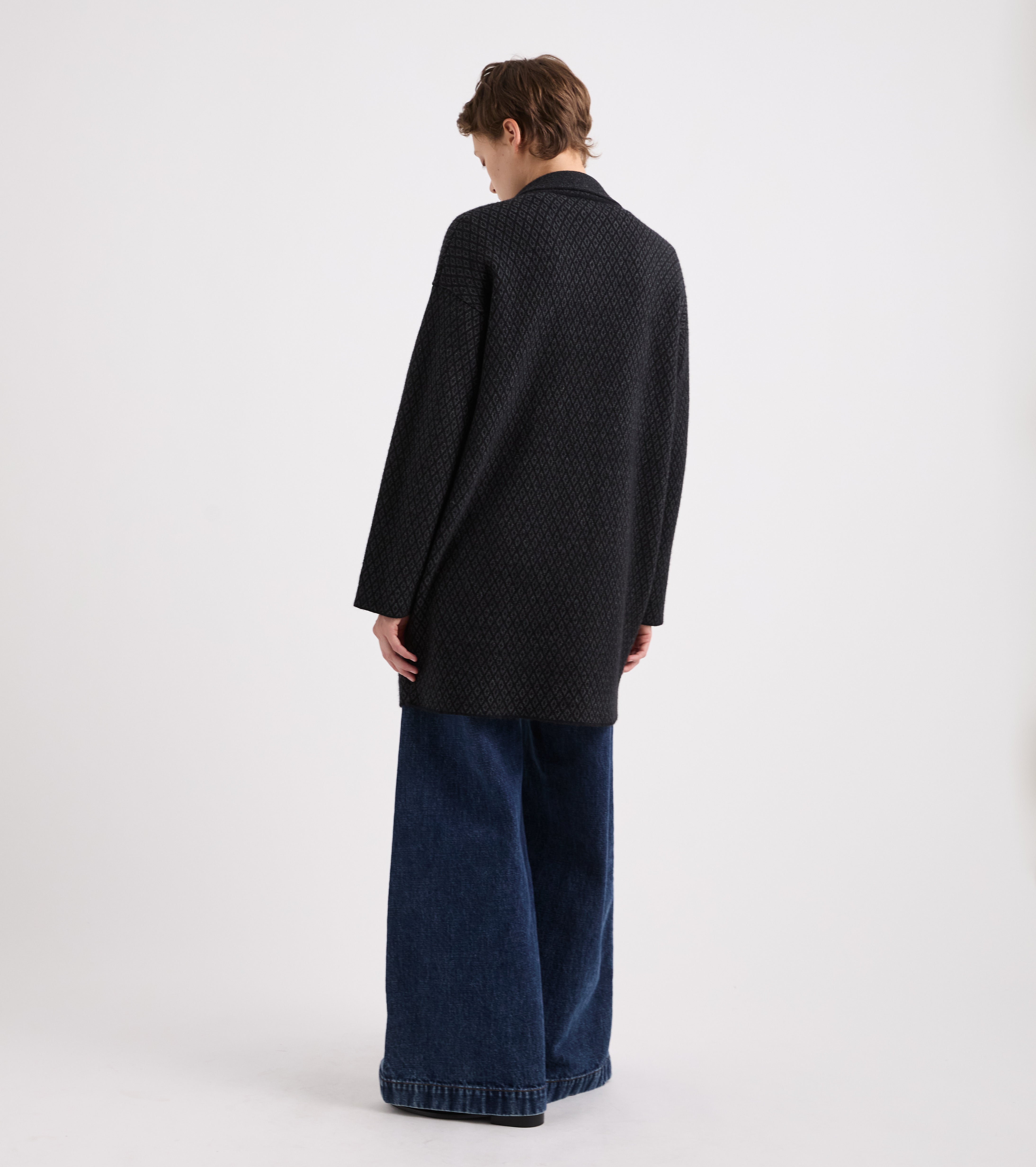 Cappotto jacquard con scollo a V marrone