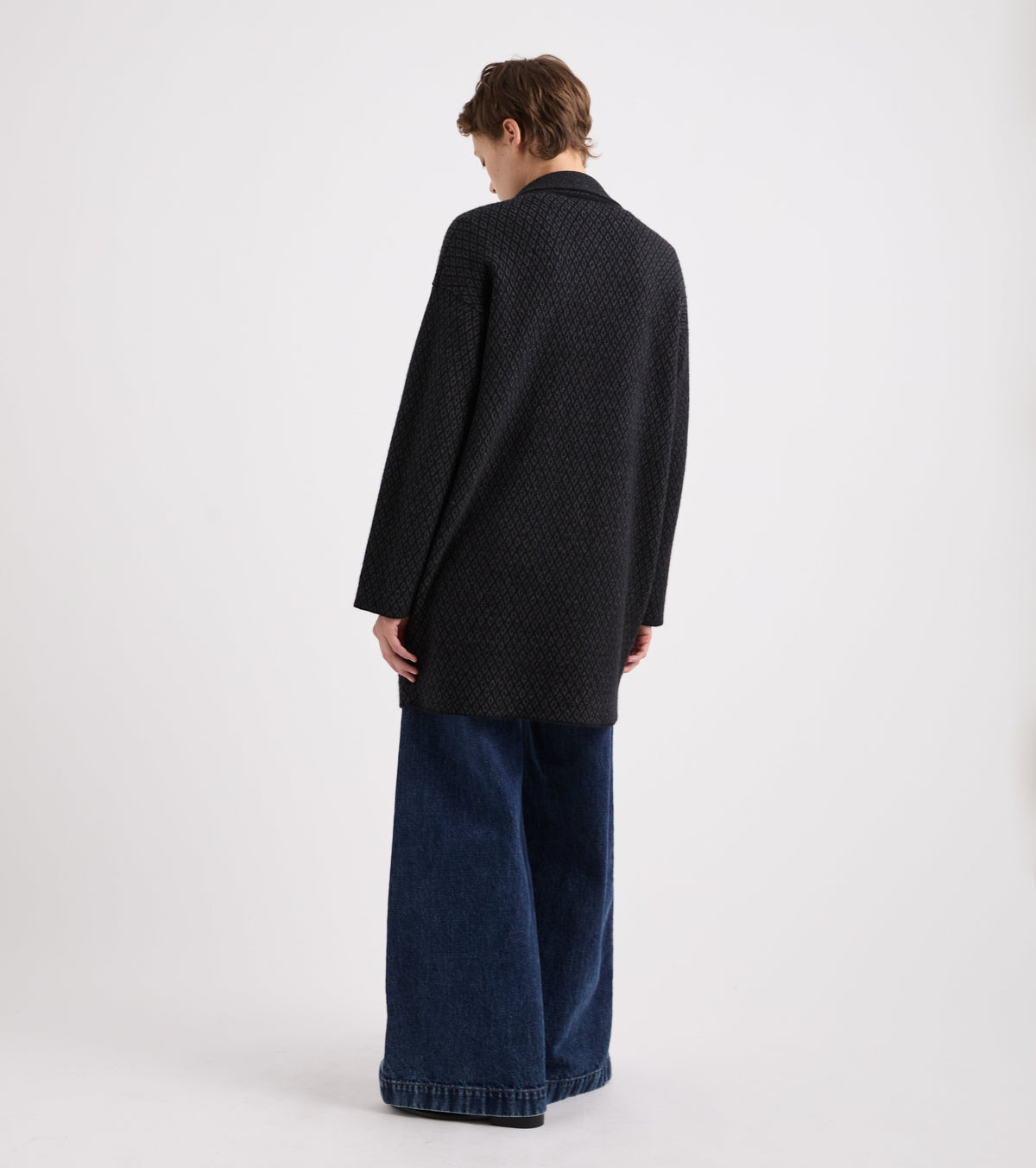 Cappotto jacquard con scollo a V marrone