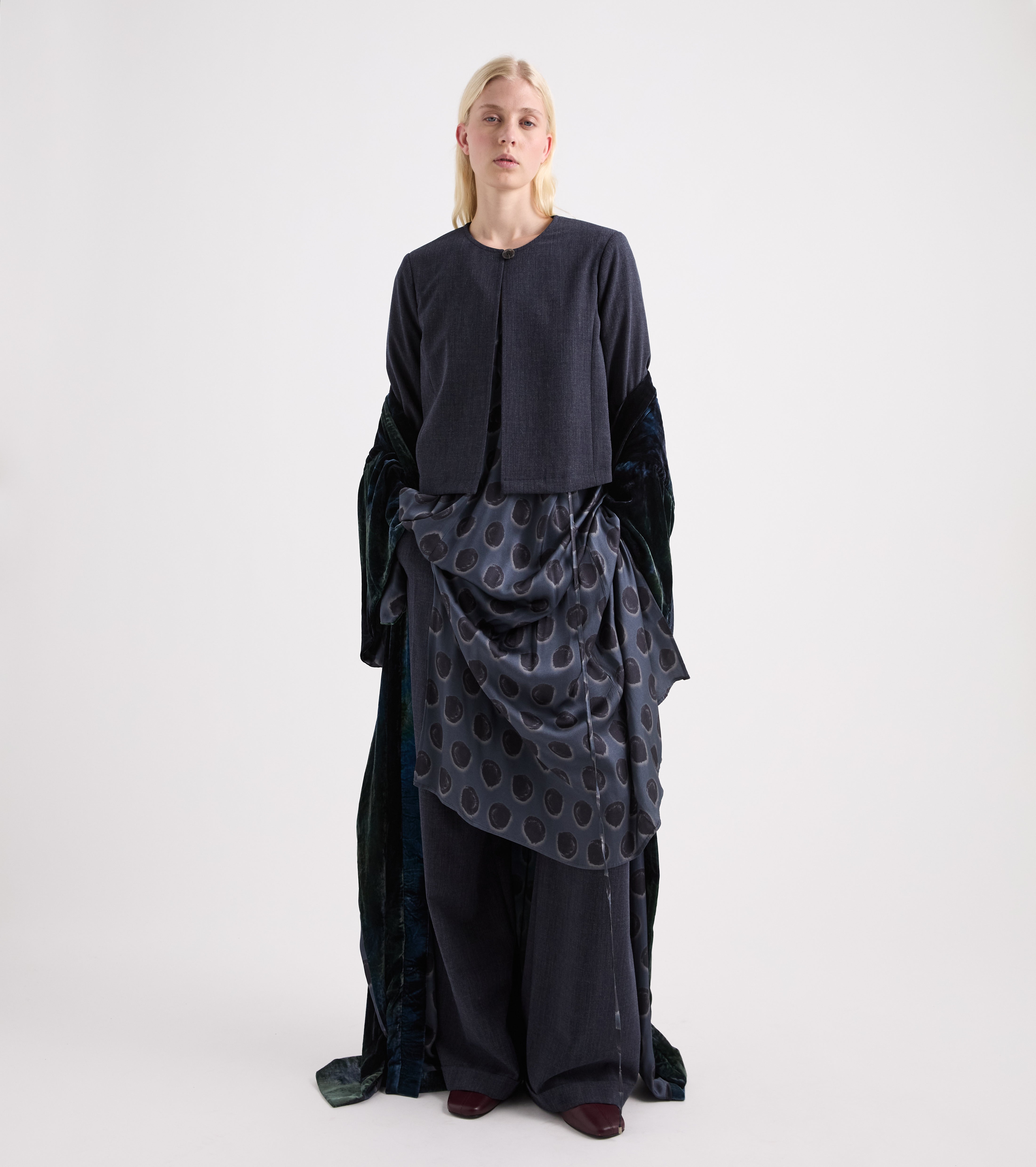 Giacca stretch con collo a giro grigiia