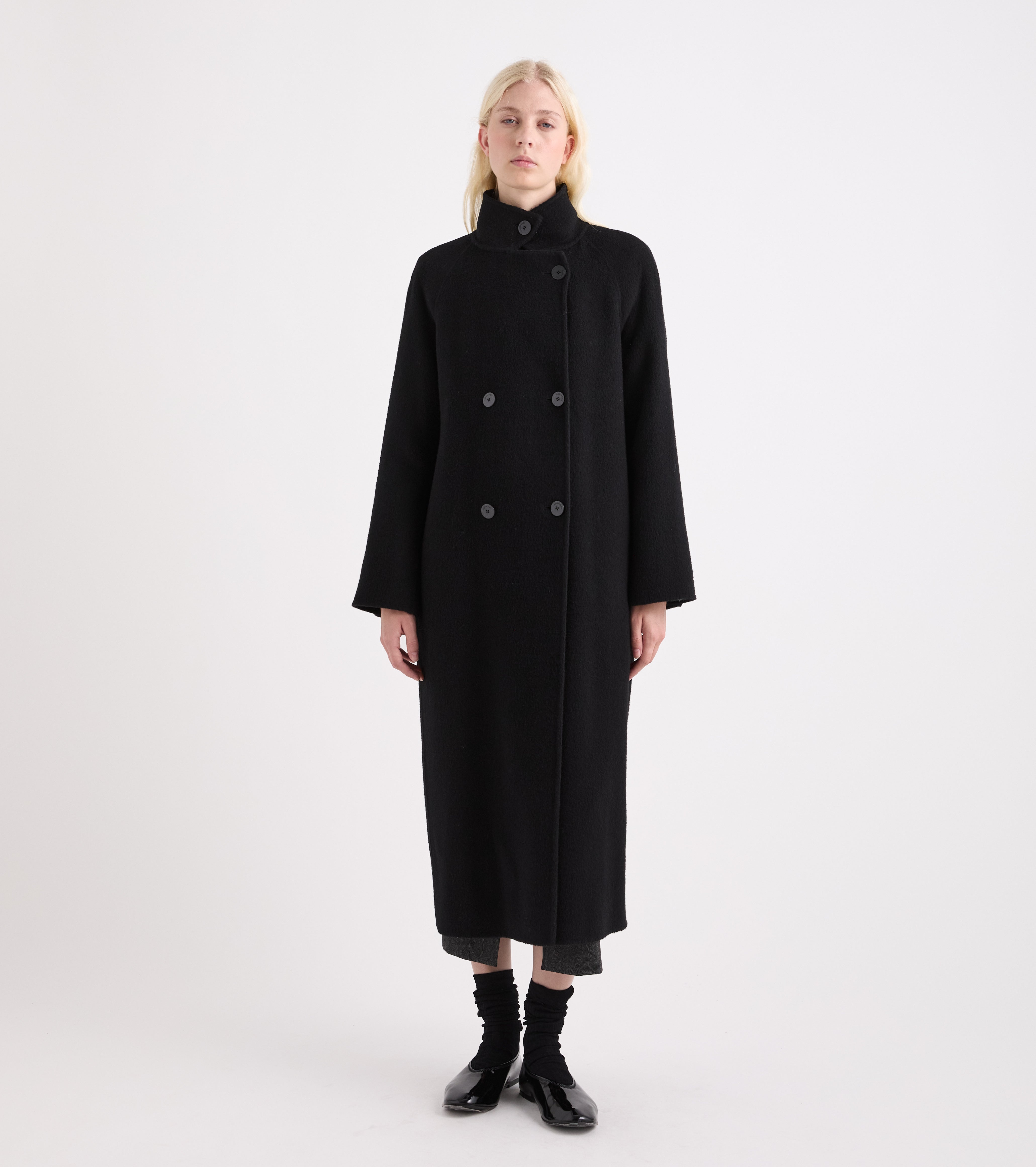 Cappotto in panno con collo alto nero