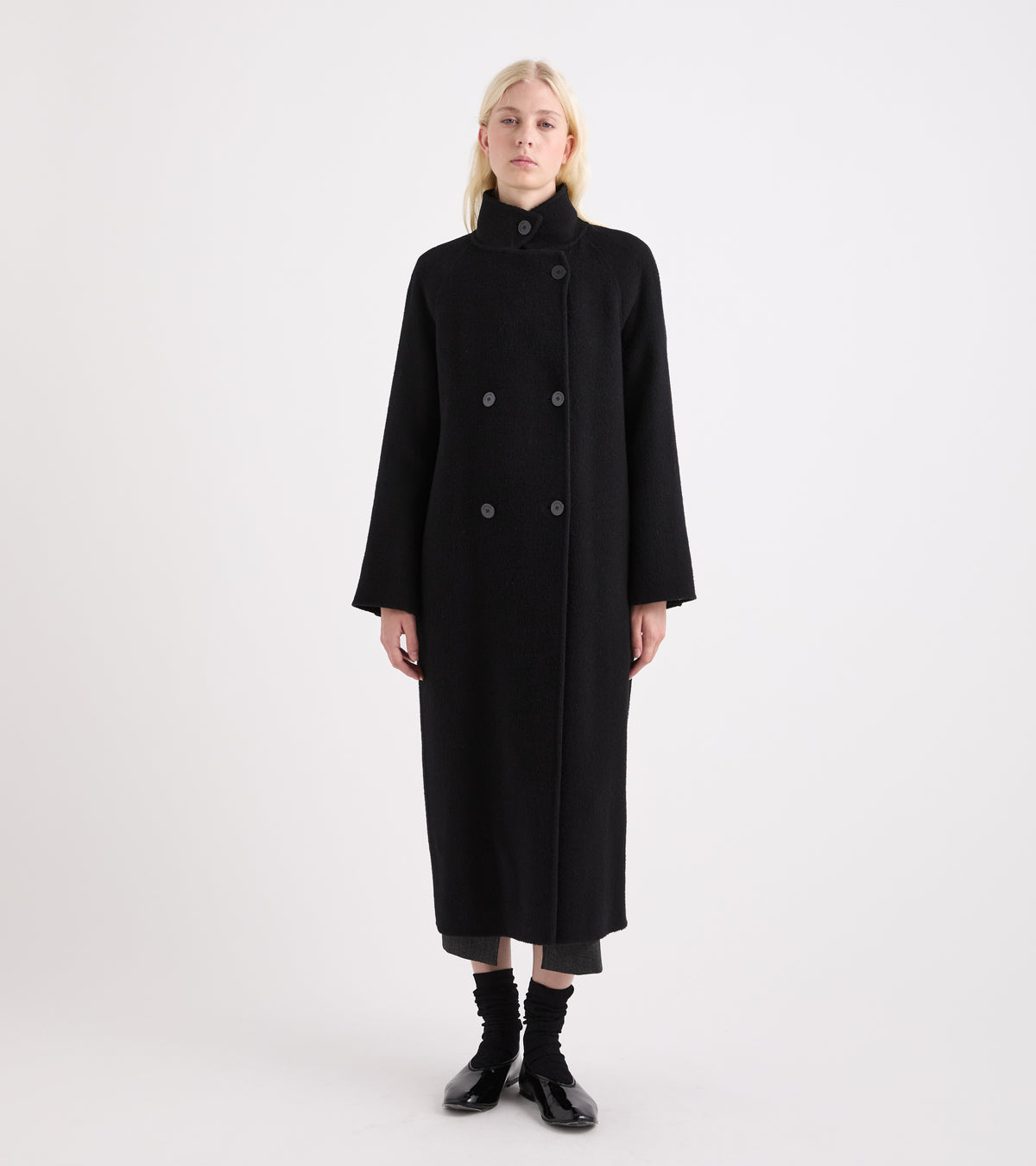 Cappotto in panno con collo alto nero