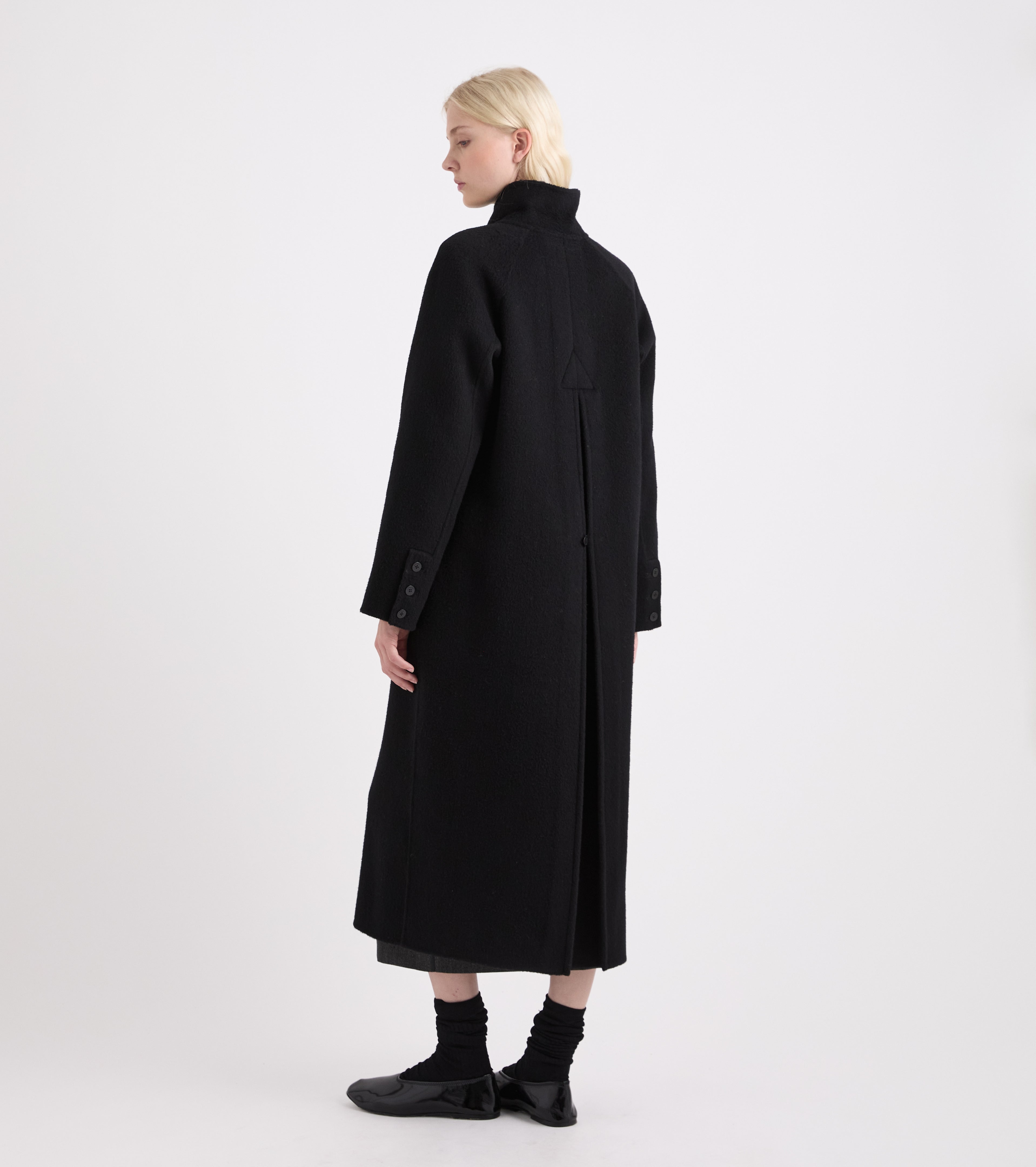 Cappotto in panno con collo alto nero