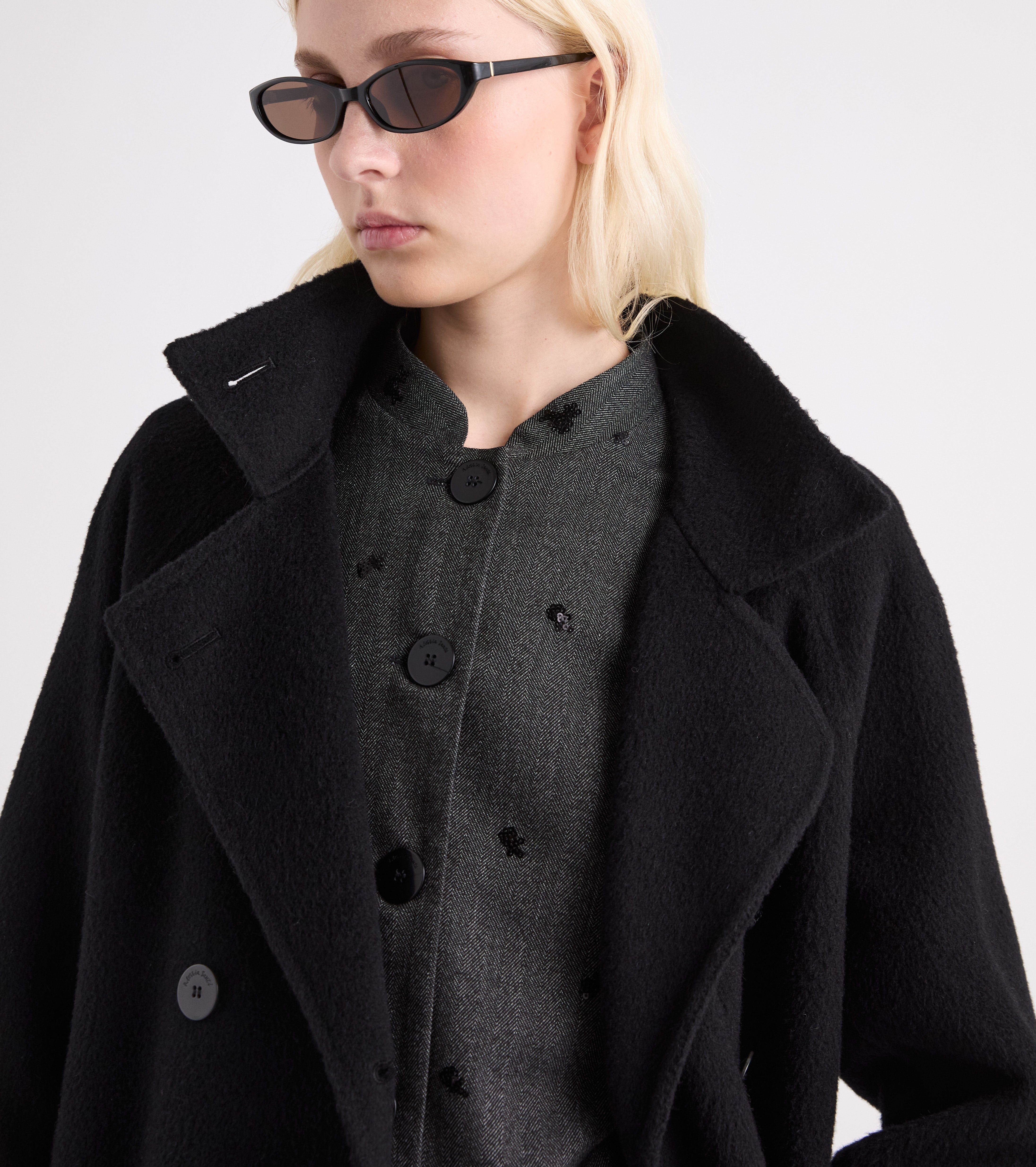 Cappotto in panno con collo alto nero