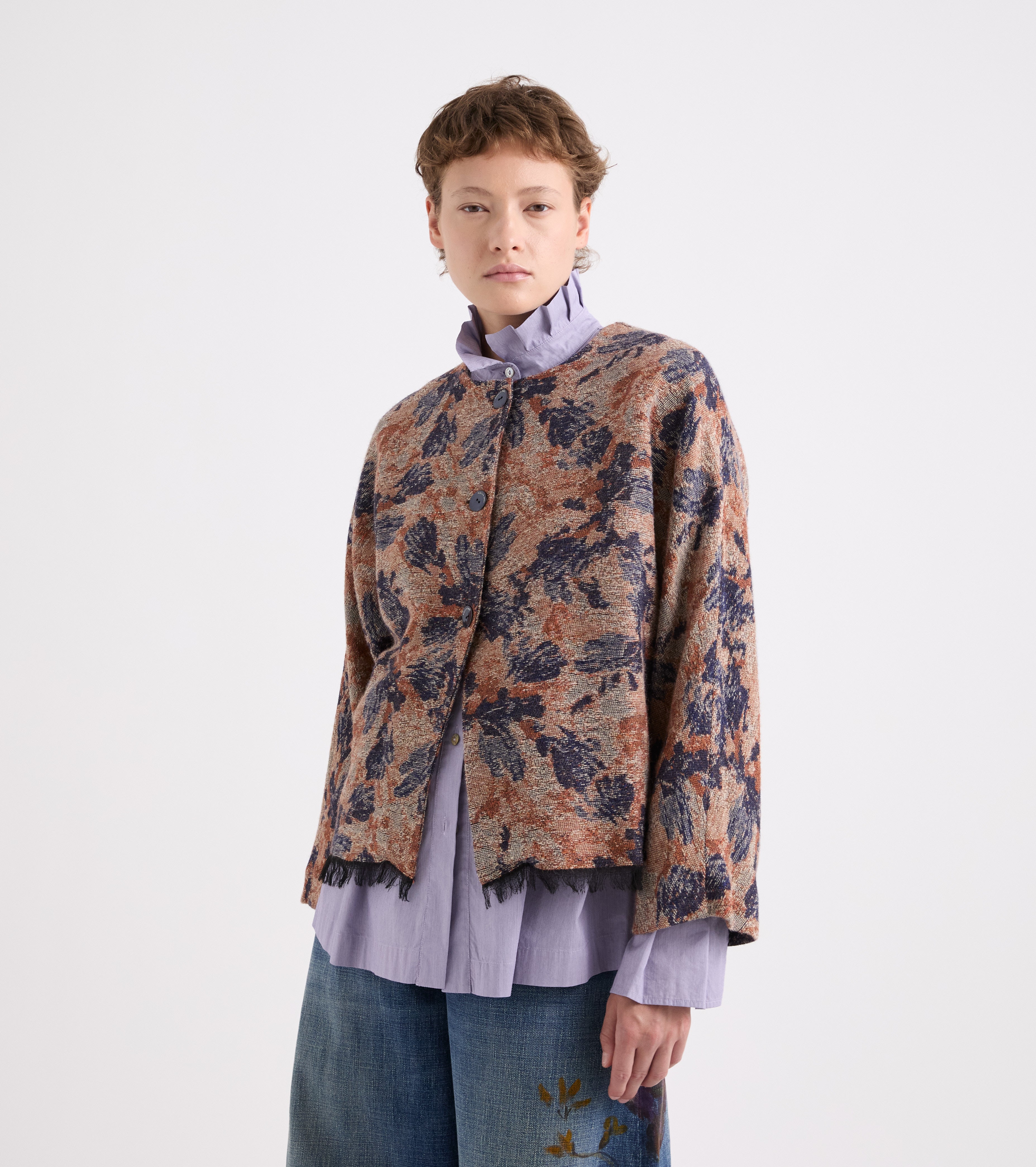 Chaqueta de mezcla de alpaca con estampado floral en color arena